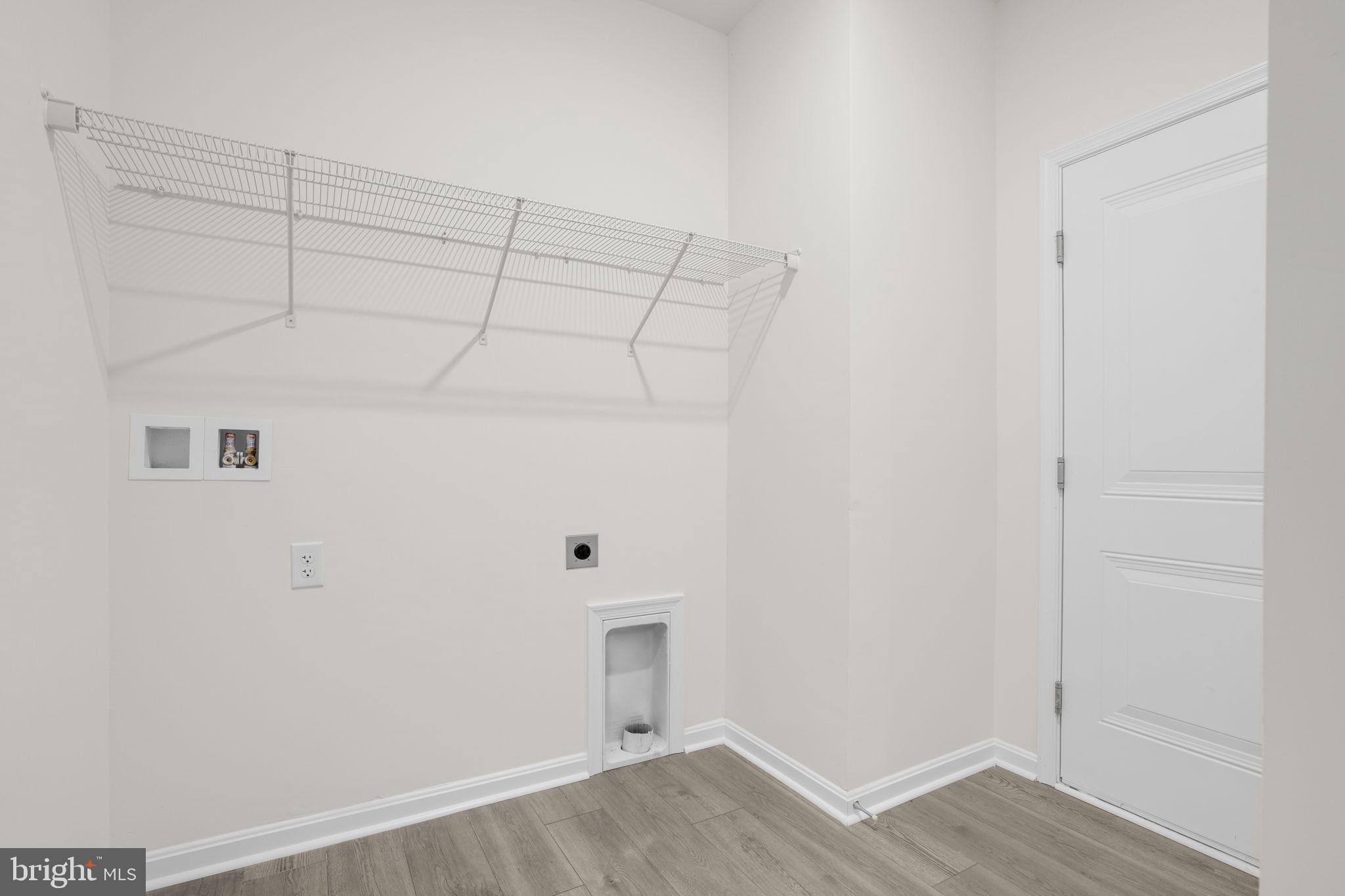 CAPTAIN'S COVE - Residential