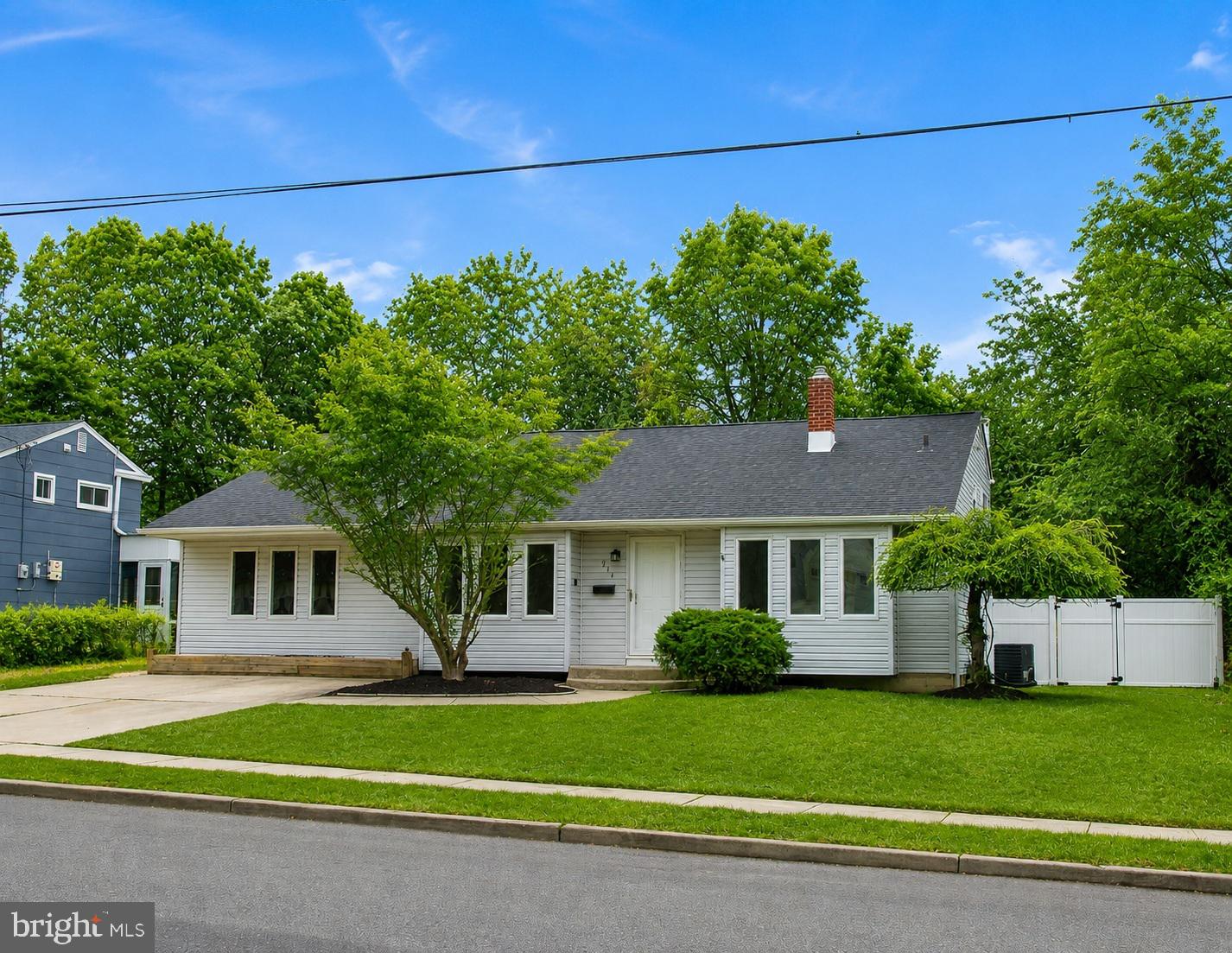 Photo 1 of 25 — 914 ASTON MARTIN DRIVE, LINDENWOLD, NJ 08021