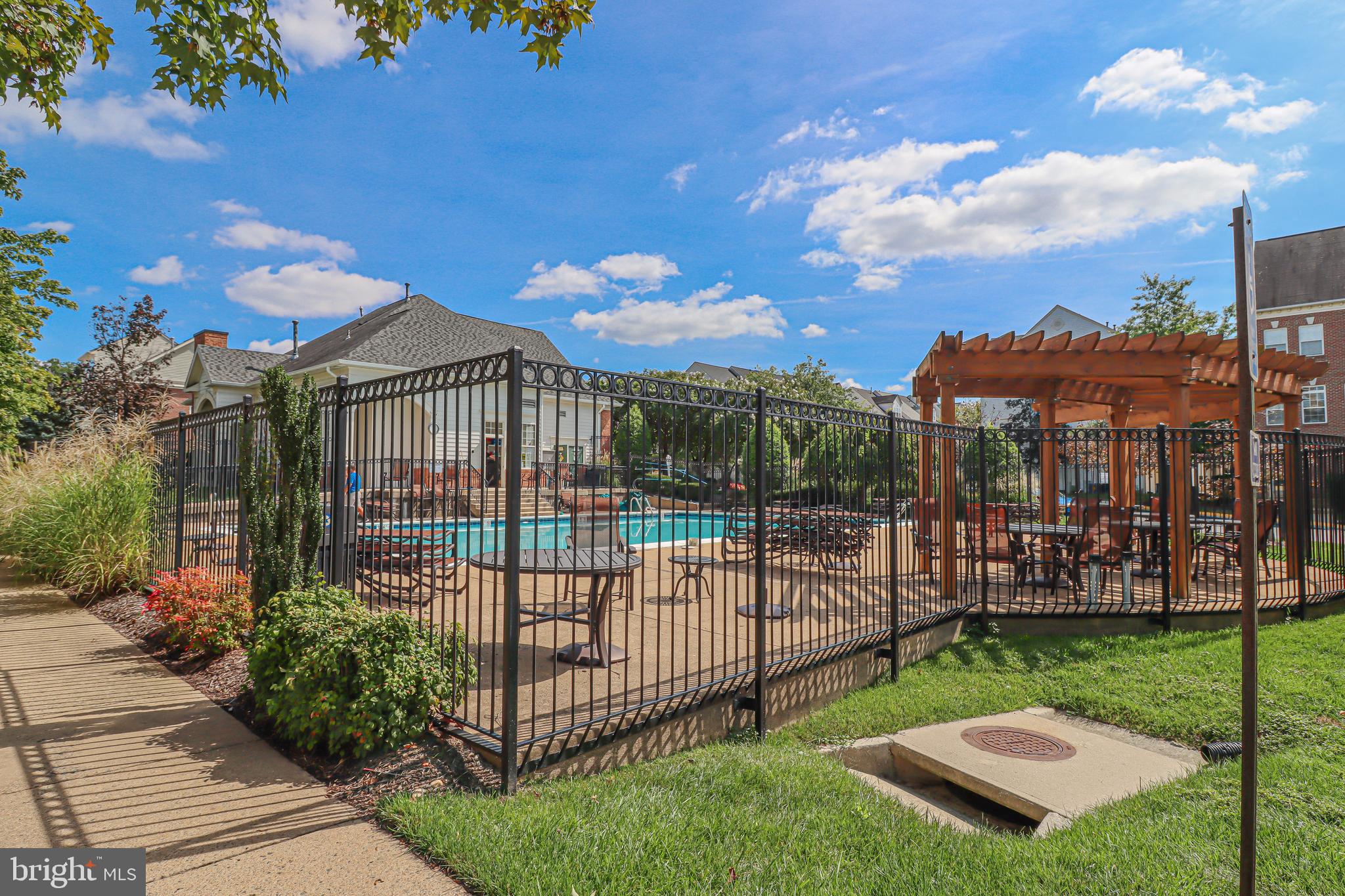 WINDY HILL - Residential