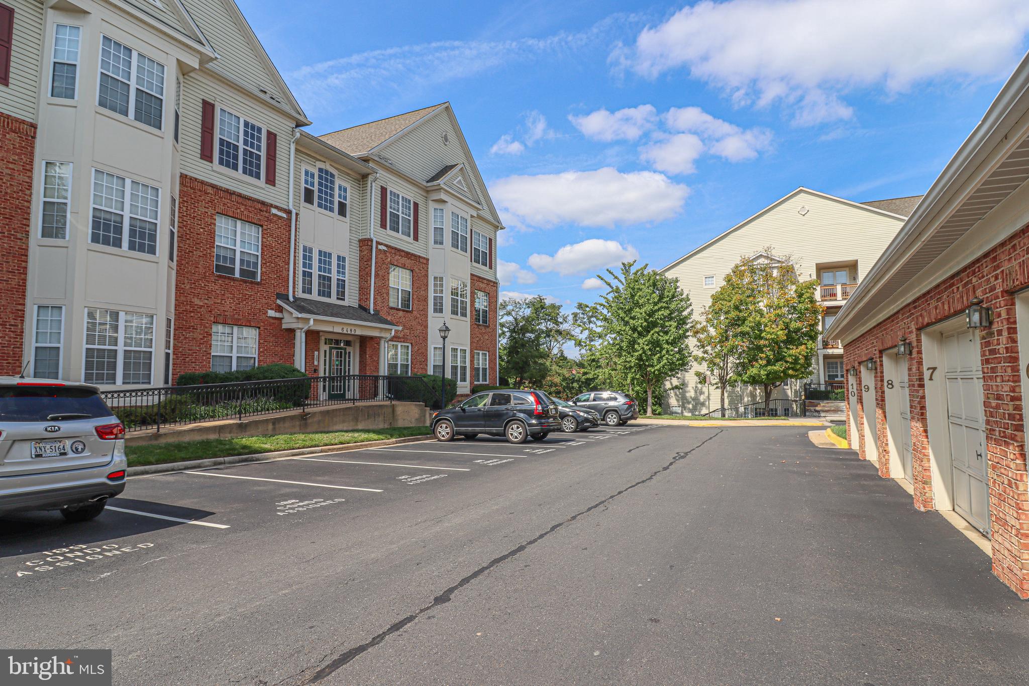 WINDY HILL - Residential