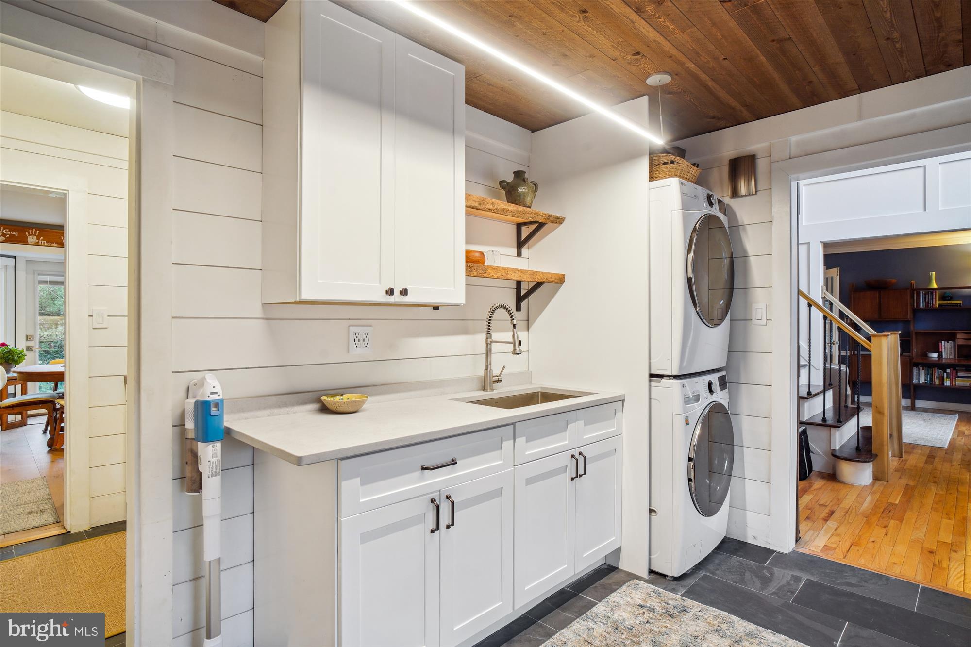 ELIZABETH'S DELIGHT - Residential