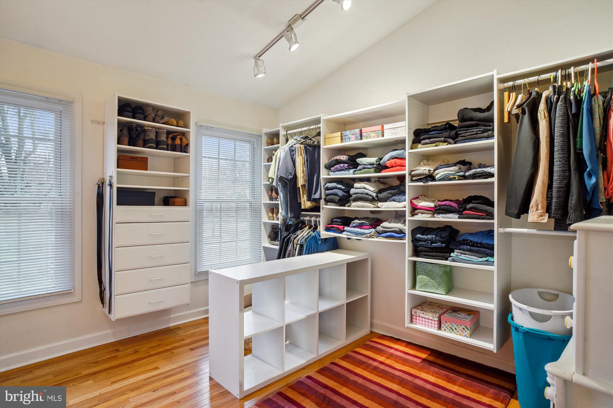 ELIZABETH'S DELIGHT - Residential