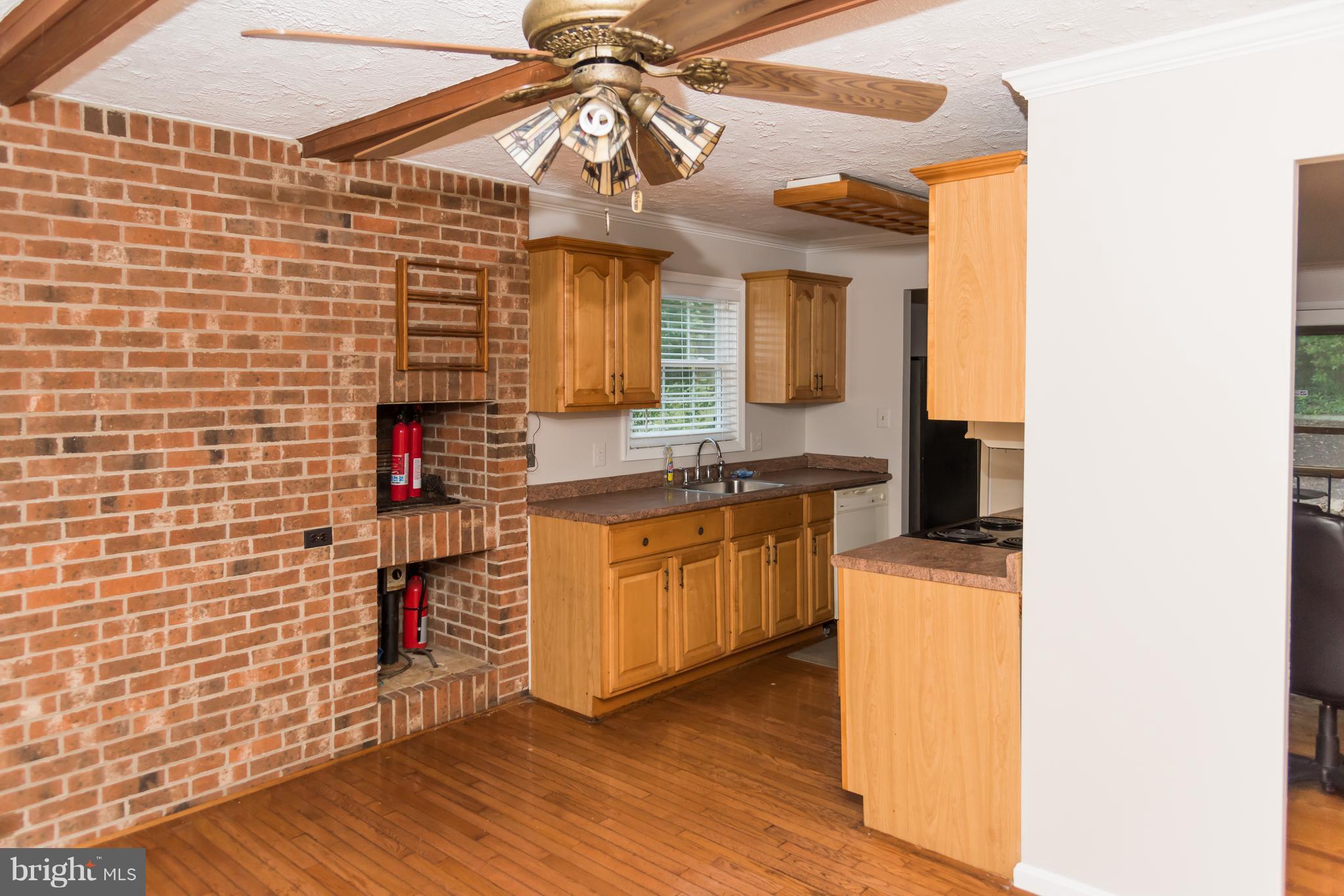 POHICK ESTATES - Residential Lease