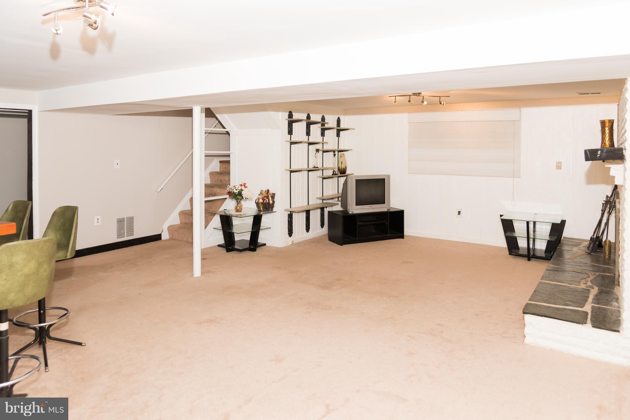 POHICK ESTATES - Residential Lease