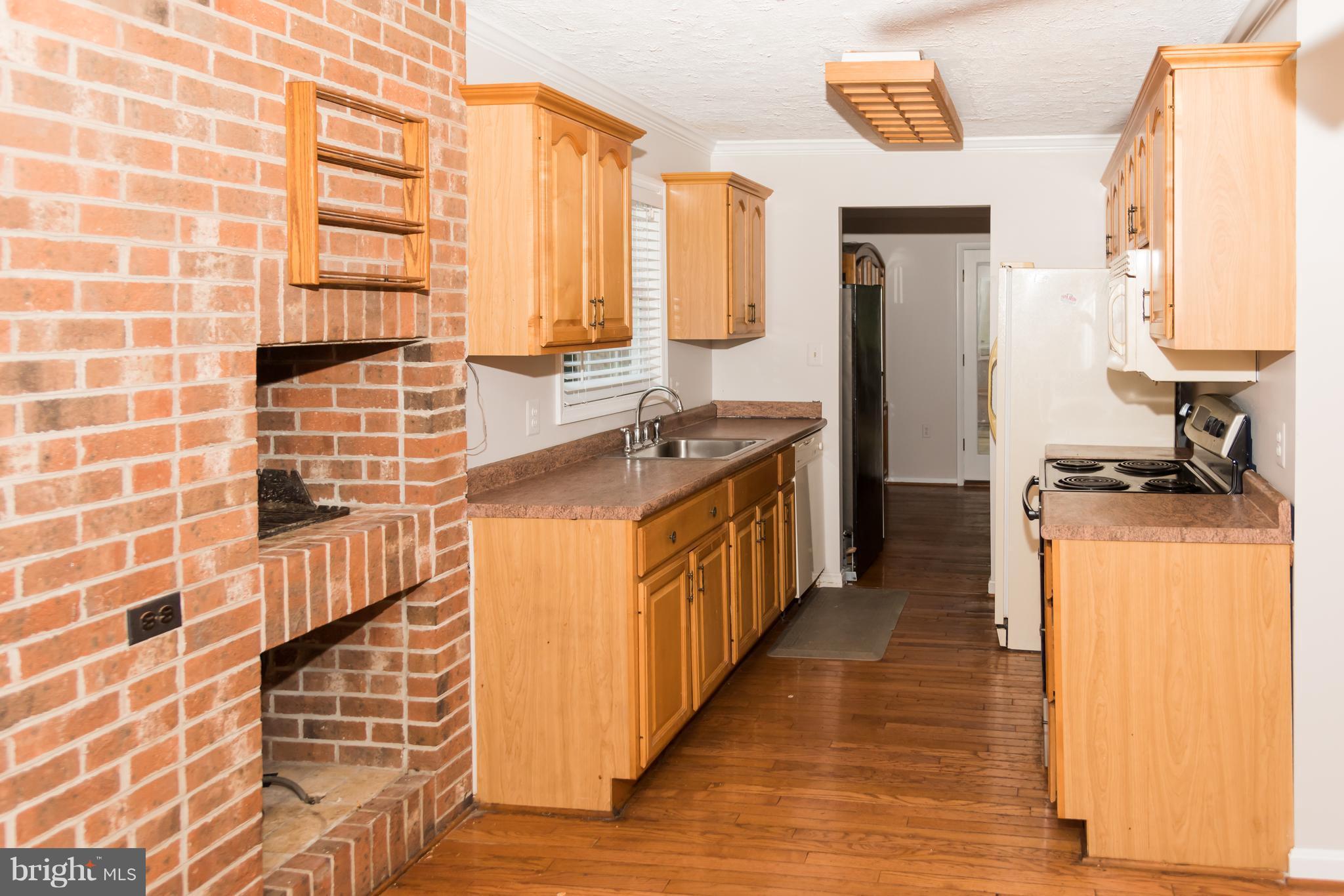 POHICK ESTATES - Residential Lease