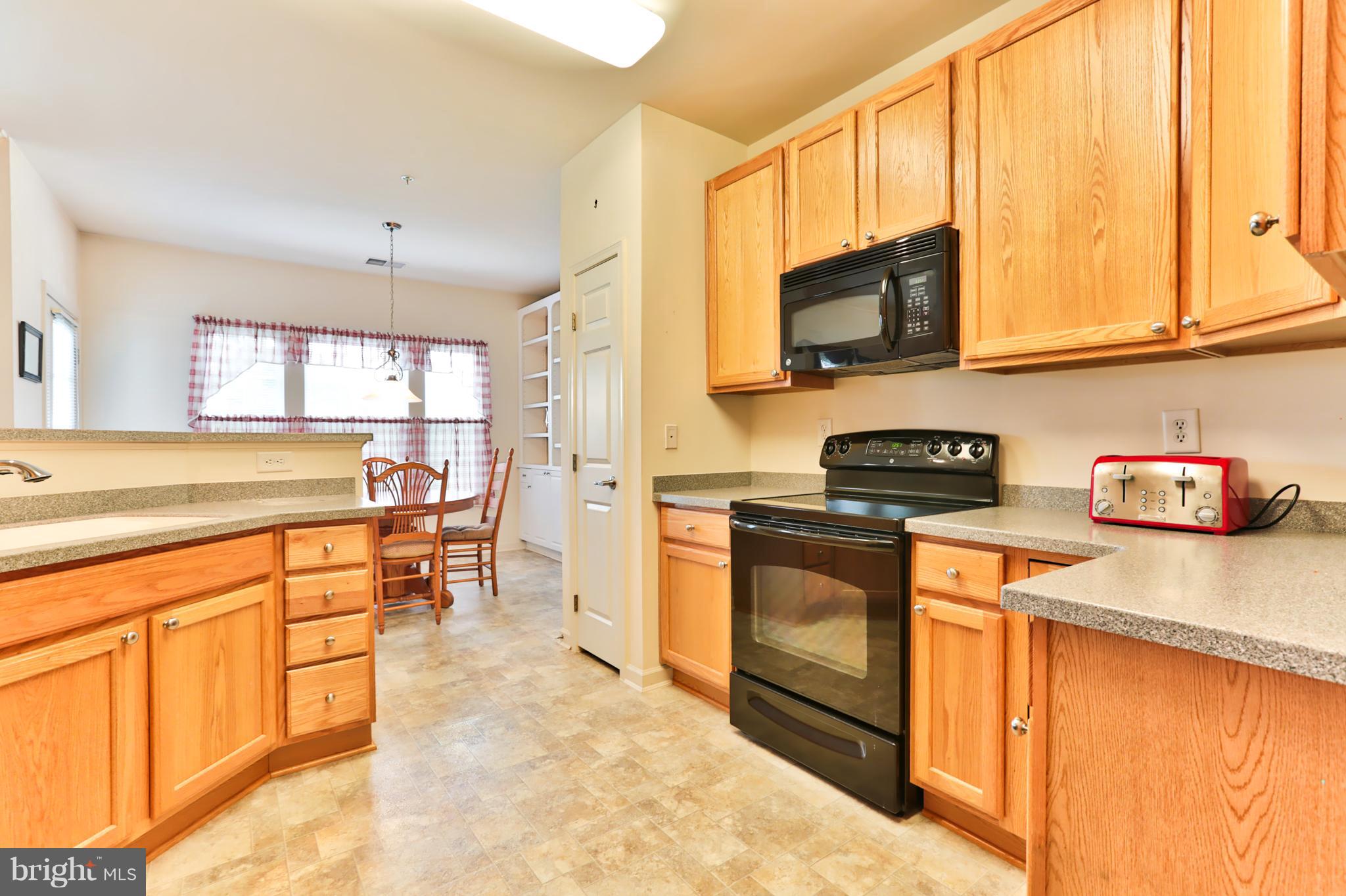 HEARTHSTONE AT VILLAGE CREST CONDOMINIUMS - Residential