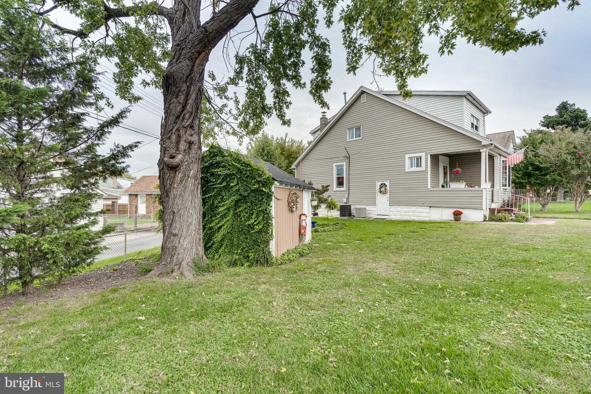 FAIRLAWN - Residential