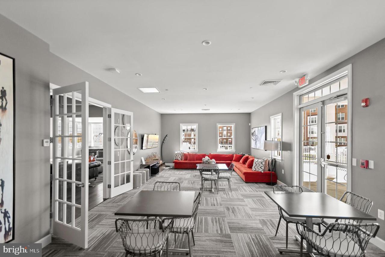 WESTVIEW SOUTH - Residential