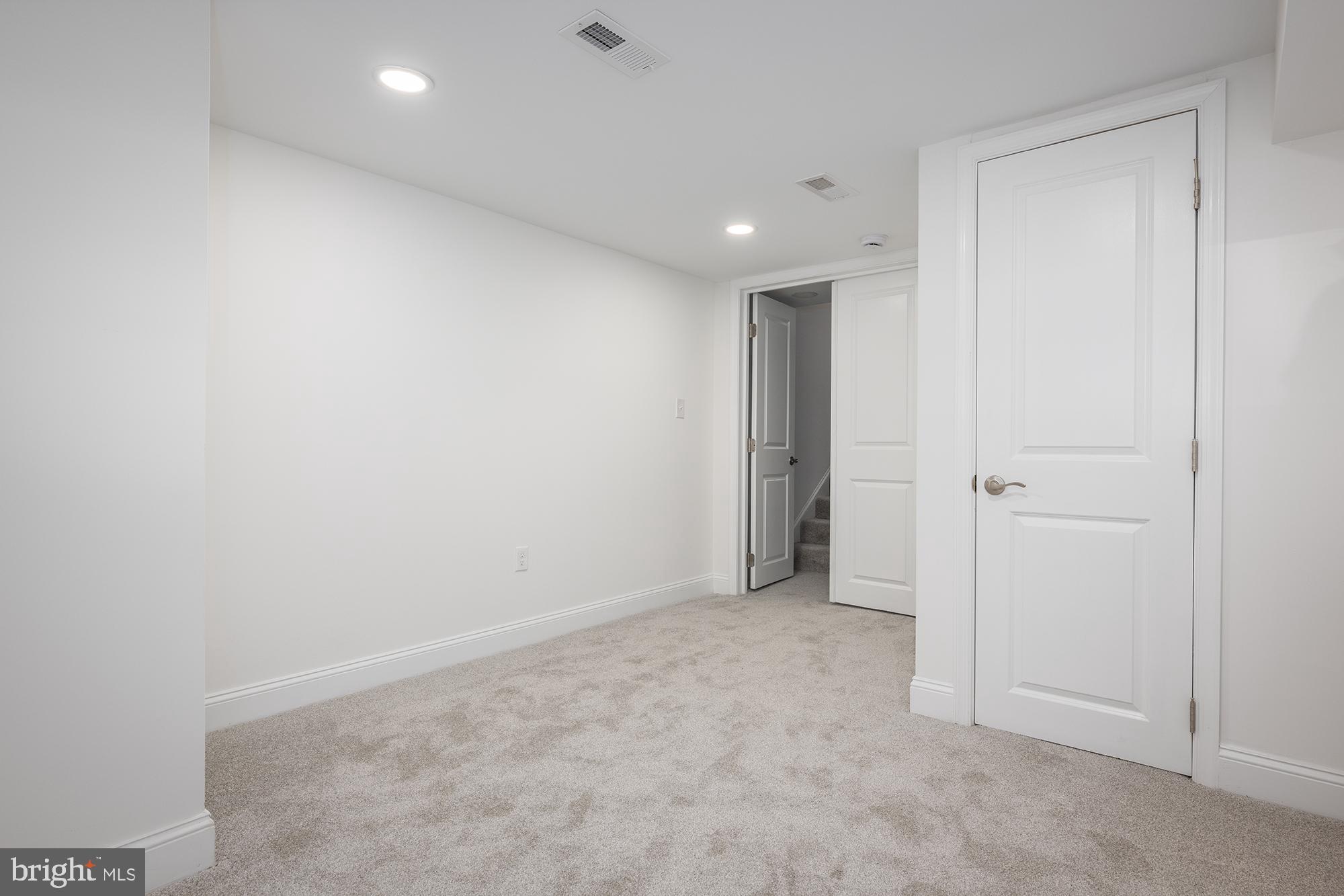 HIGHLANDTOWN - Residential