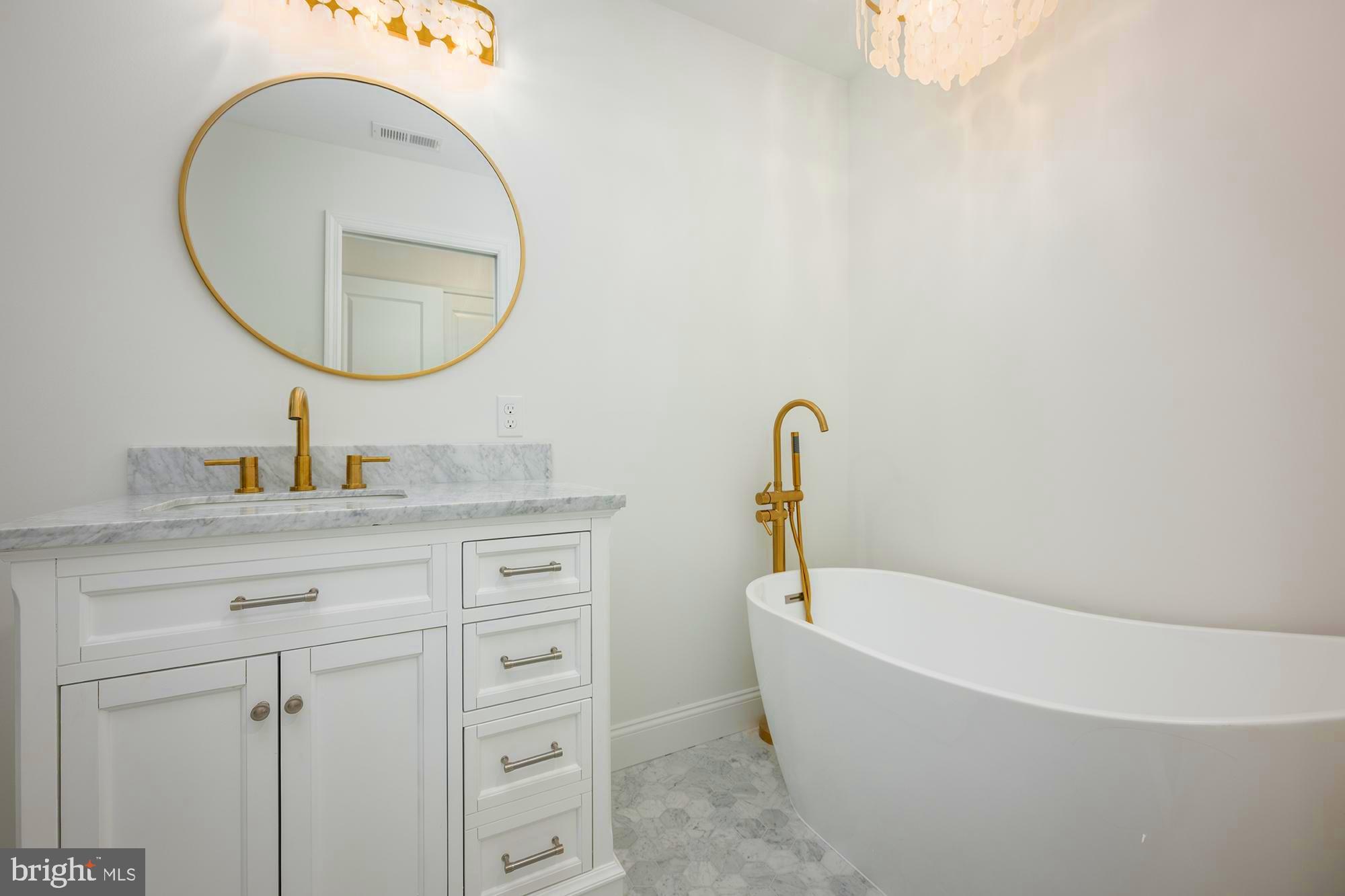 HIGHLANDTOWN - Residential