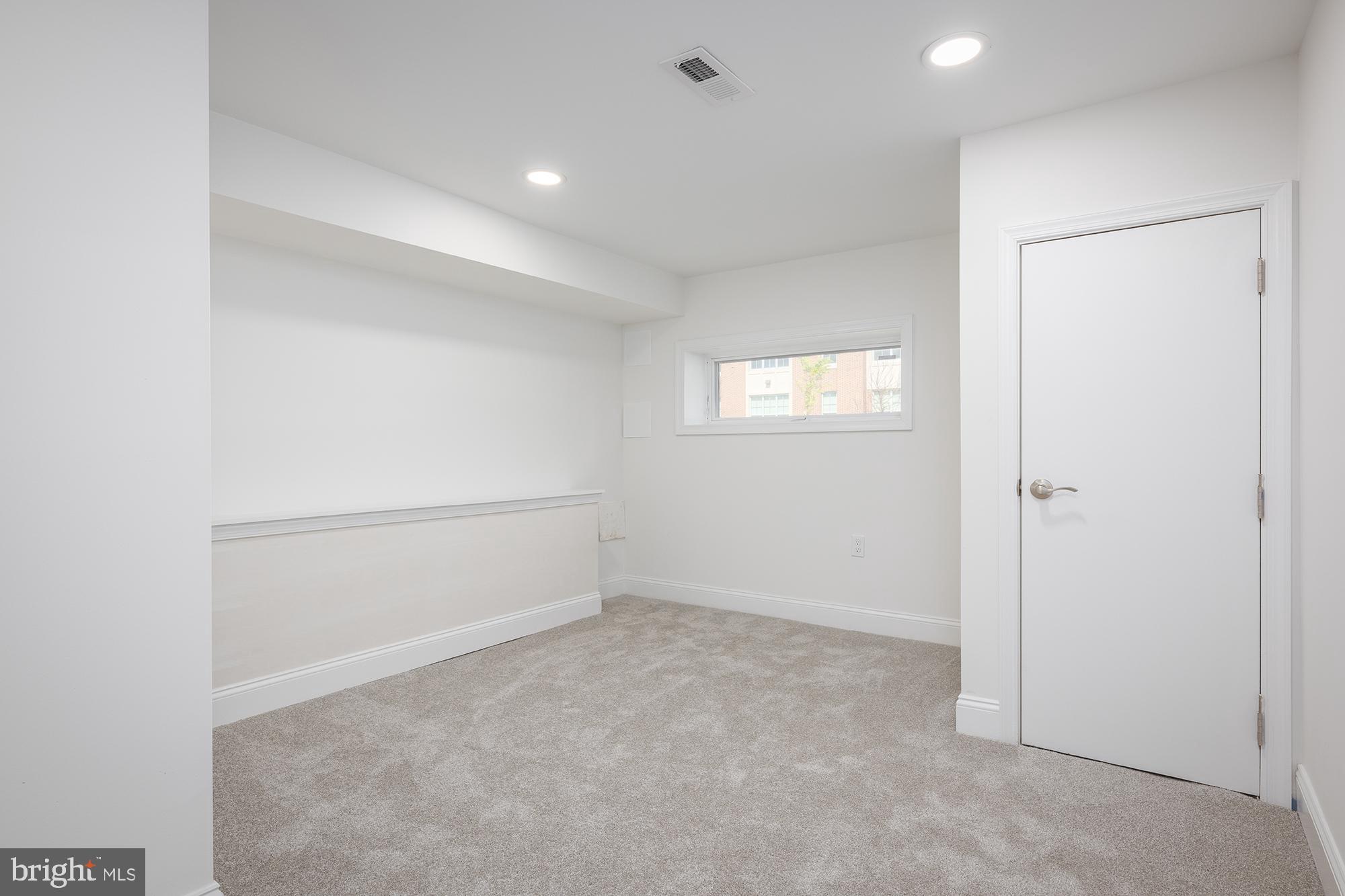 HIGHLANDTOWN - Residential