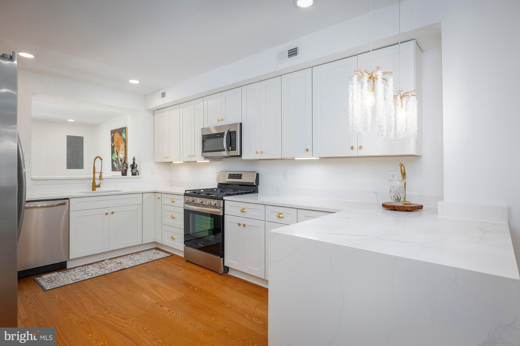 HIGHLANDTOWN - Residential