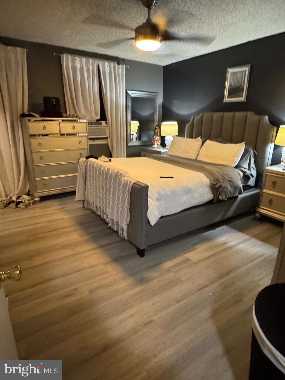 LAWNDALE - Residential