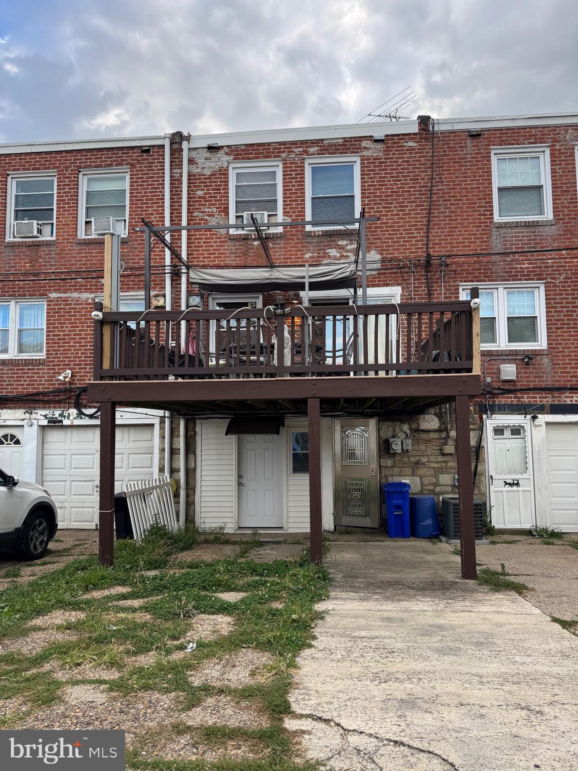 LAWNDALE - Residential