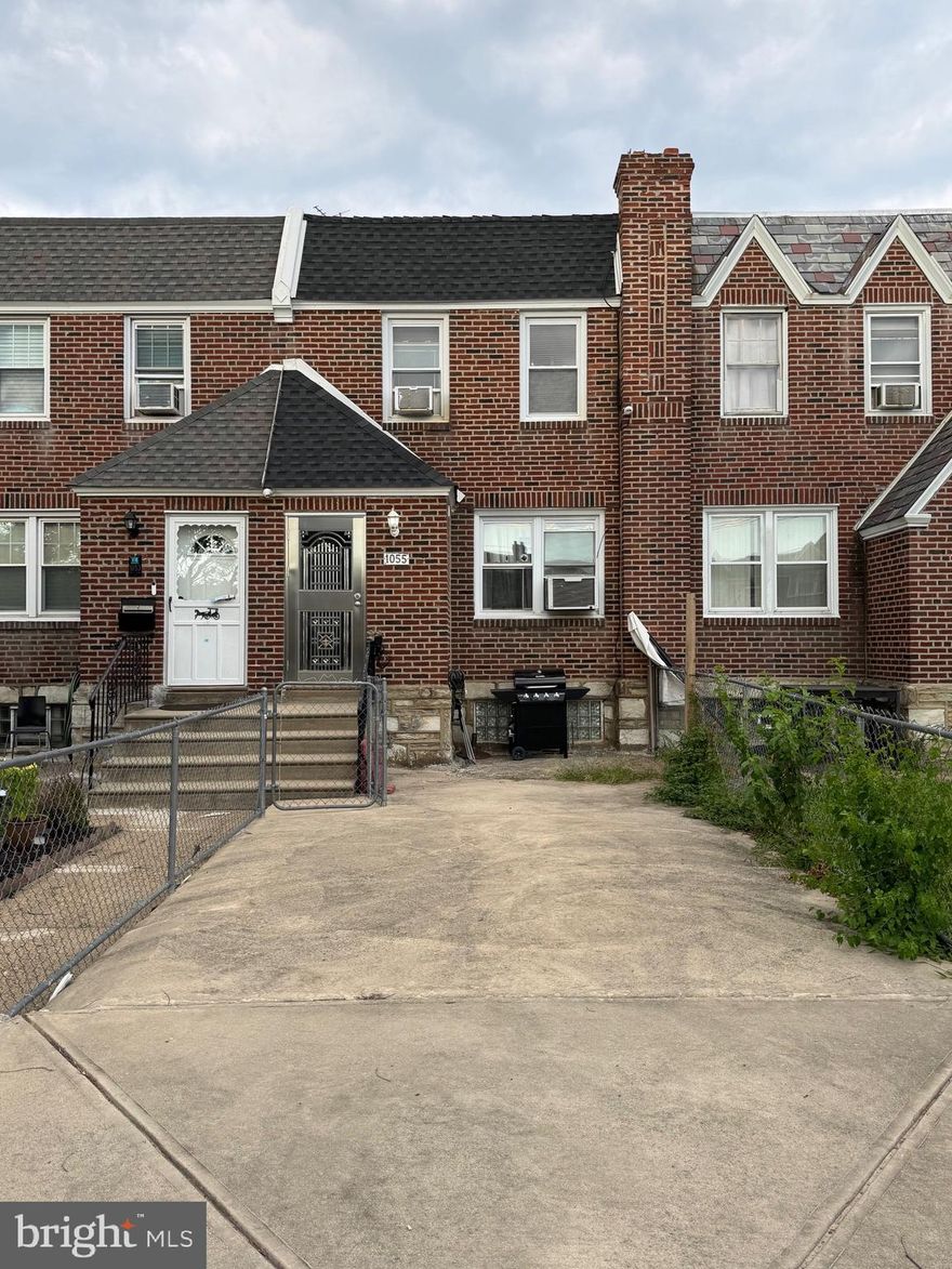 Incredible 4br 3.5 bath house in Castor Gardens. Property has high end kitchen, deck off of the dining room,nice size living room, finished basement,the list goes on. Garage converted to in law suite with full bathroom and kitchen. move right in and do nothing everything is done already.