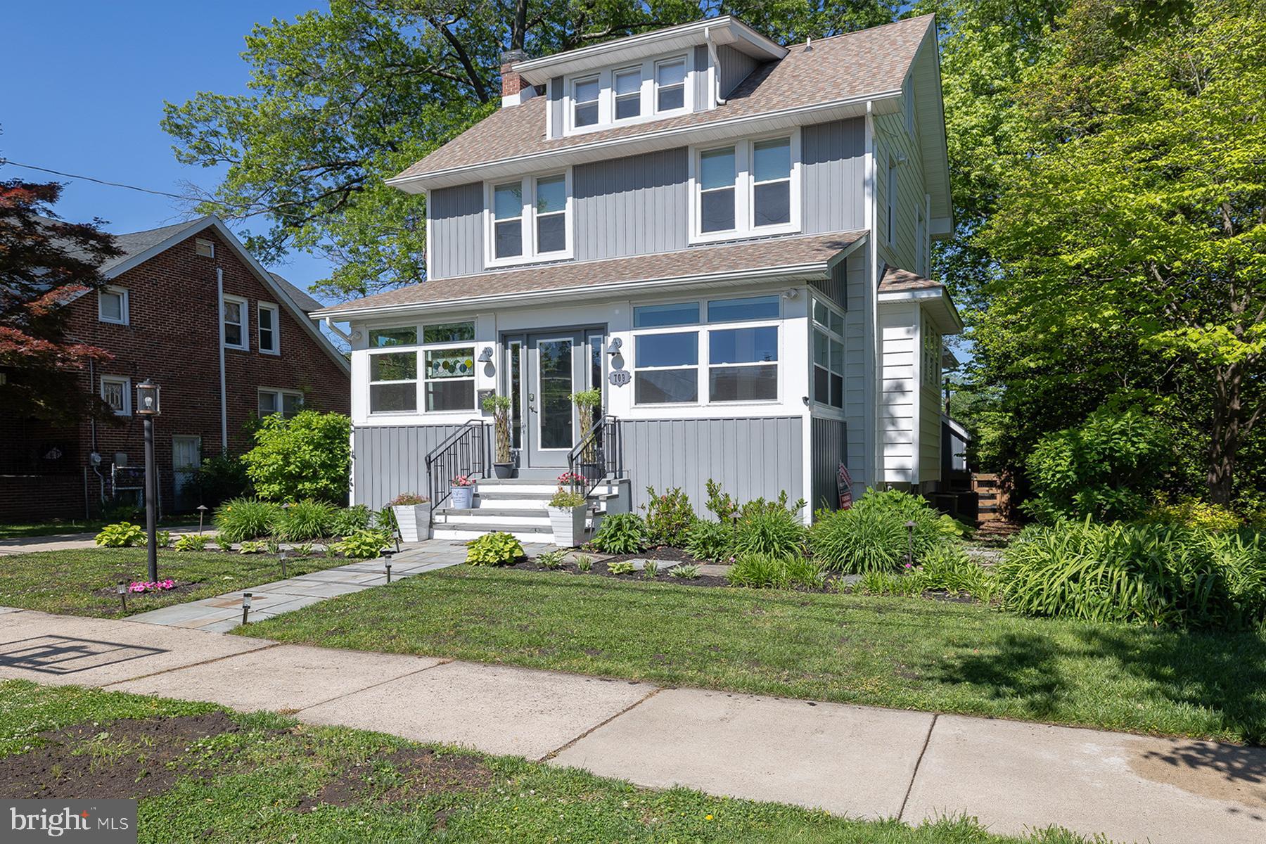709 LEES AVENUE