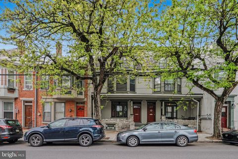 Townhouse For Sale - 108 W Pomfret Street<br/> Cumberland County, CARLISLE, PA 17013
