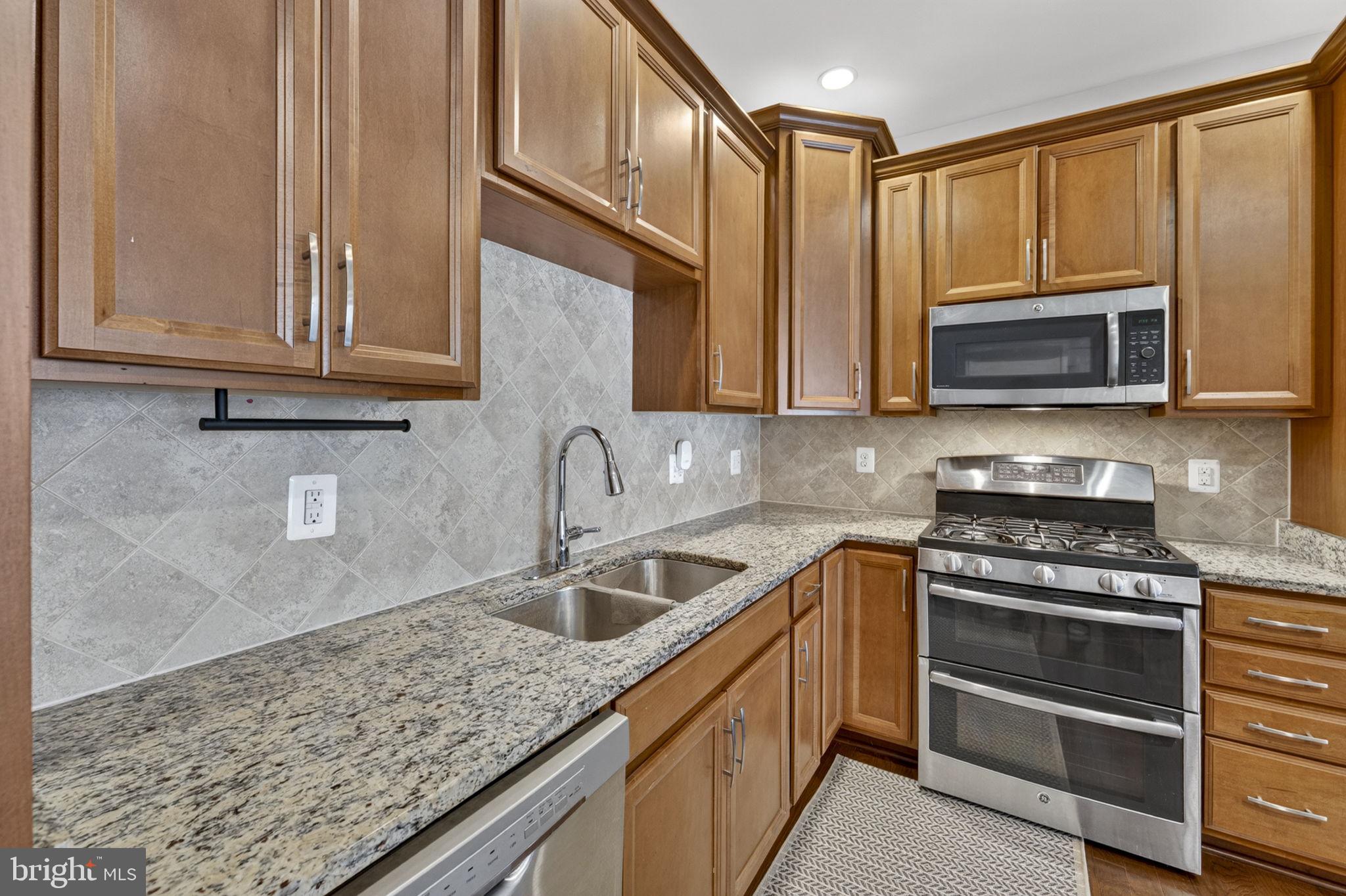 BUCKINGHAM AT LOUDOUN VALLEY - Residential