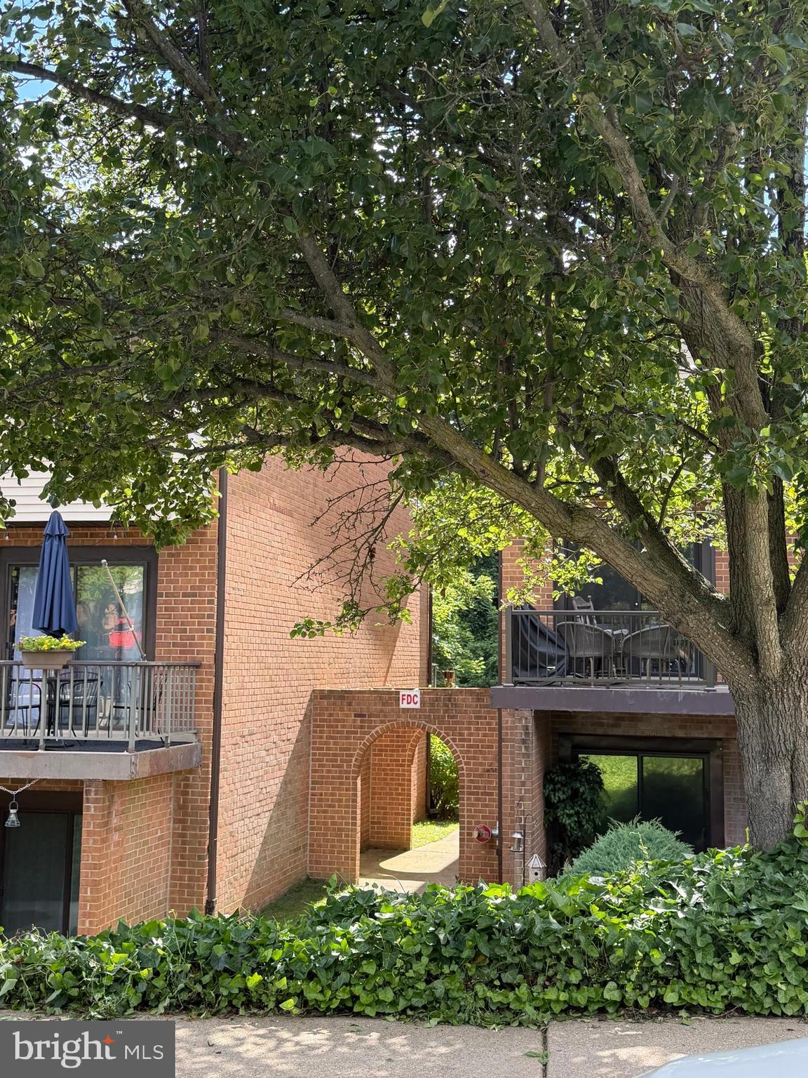 5044 W BRIGANTINE COURT 5044