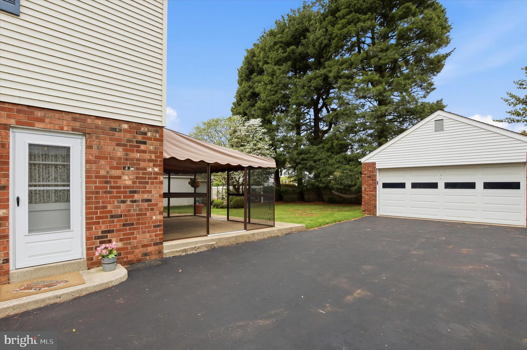 SWEET BRIAR - Residential