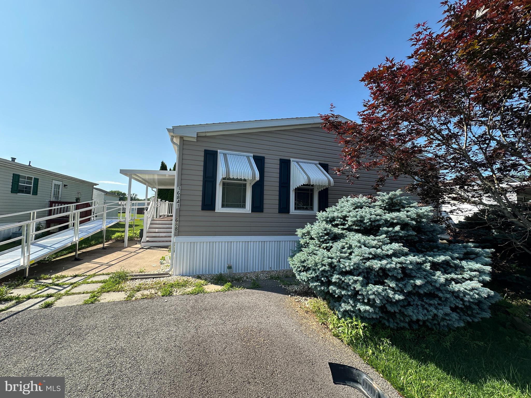 16841 LONGFELLOW CT