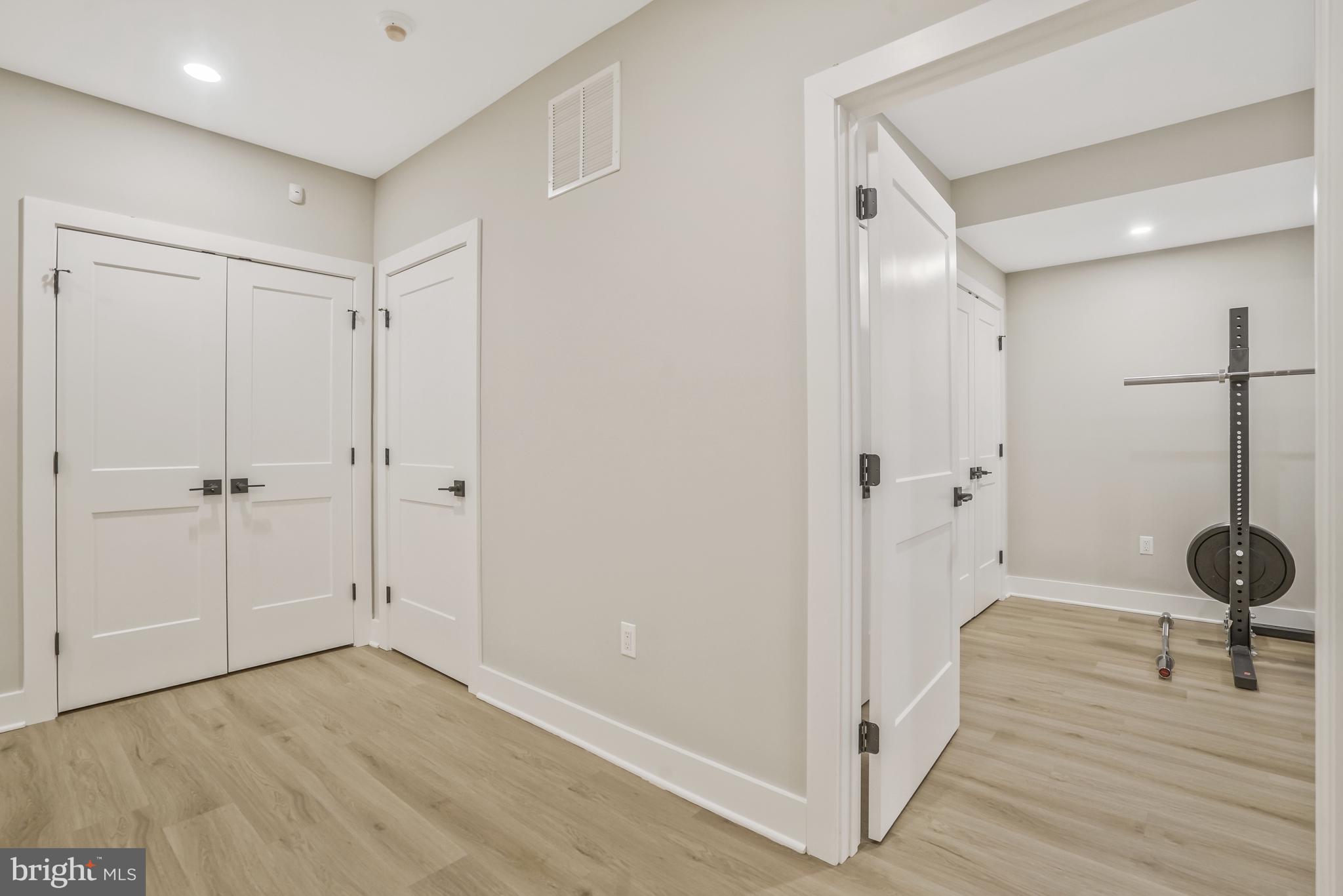 WOODLAND - Residential Lease