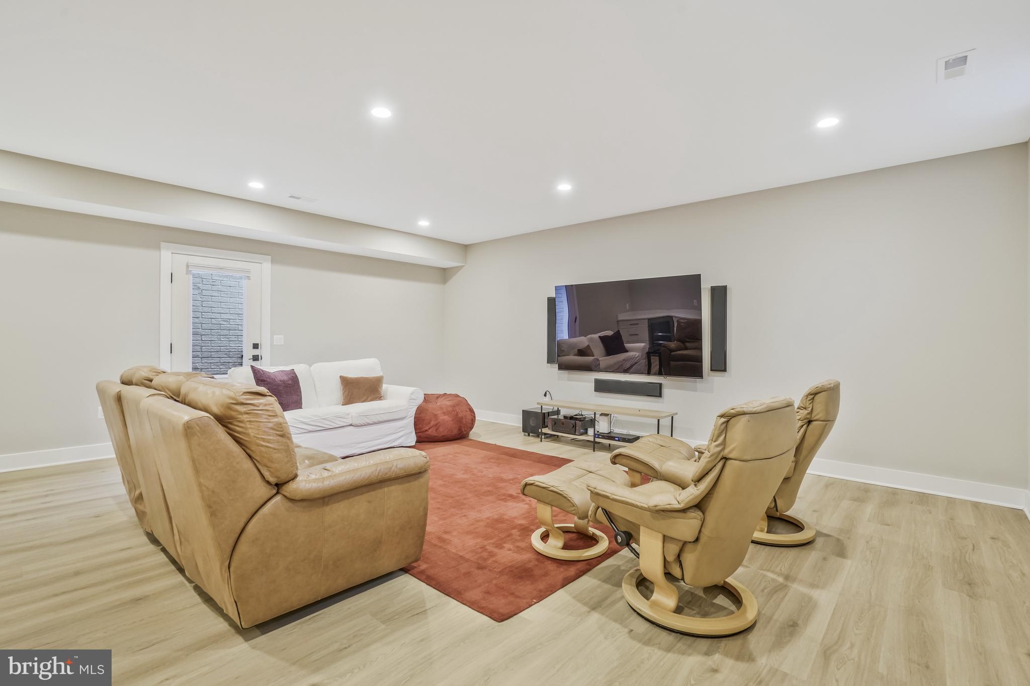 WOODLAND - Residential Lease