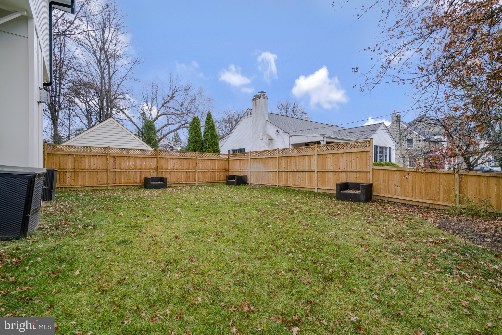 WOODLAND - Residential Lease