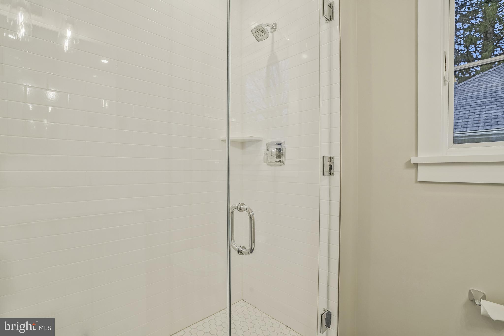 WOODLAND - Residential Lease