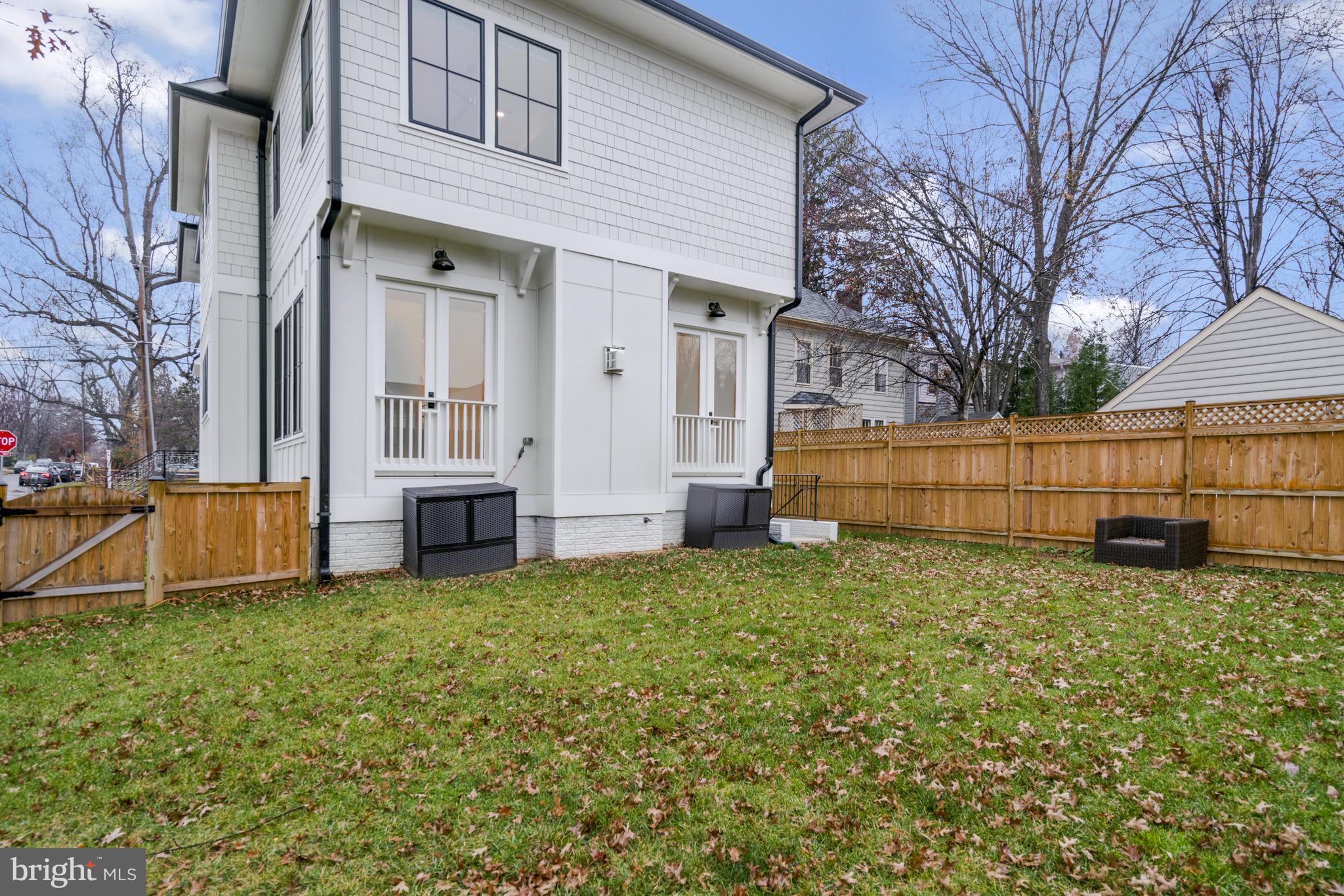 WOODLAND - Residential Lease