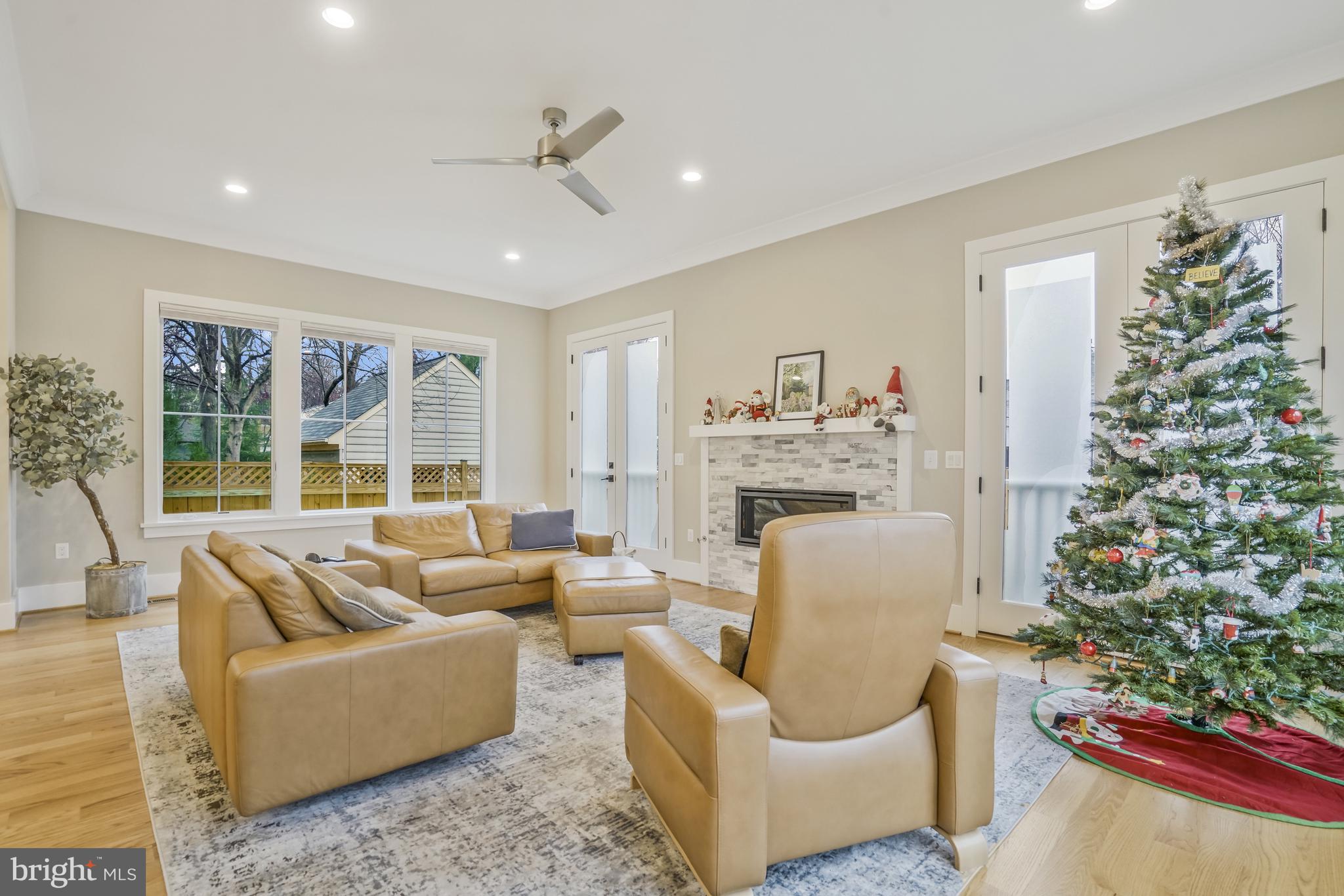 WOODLAND - Residential Lease