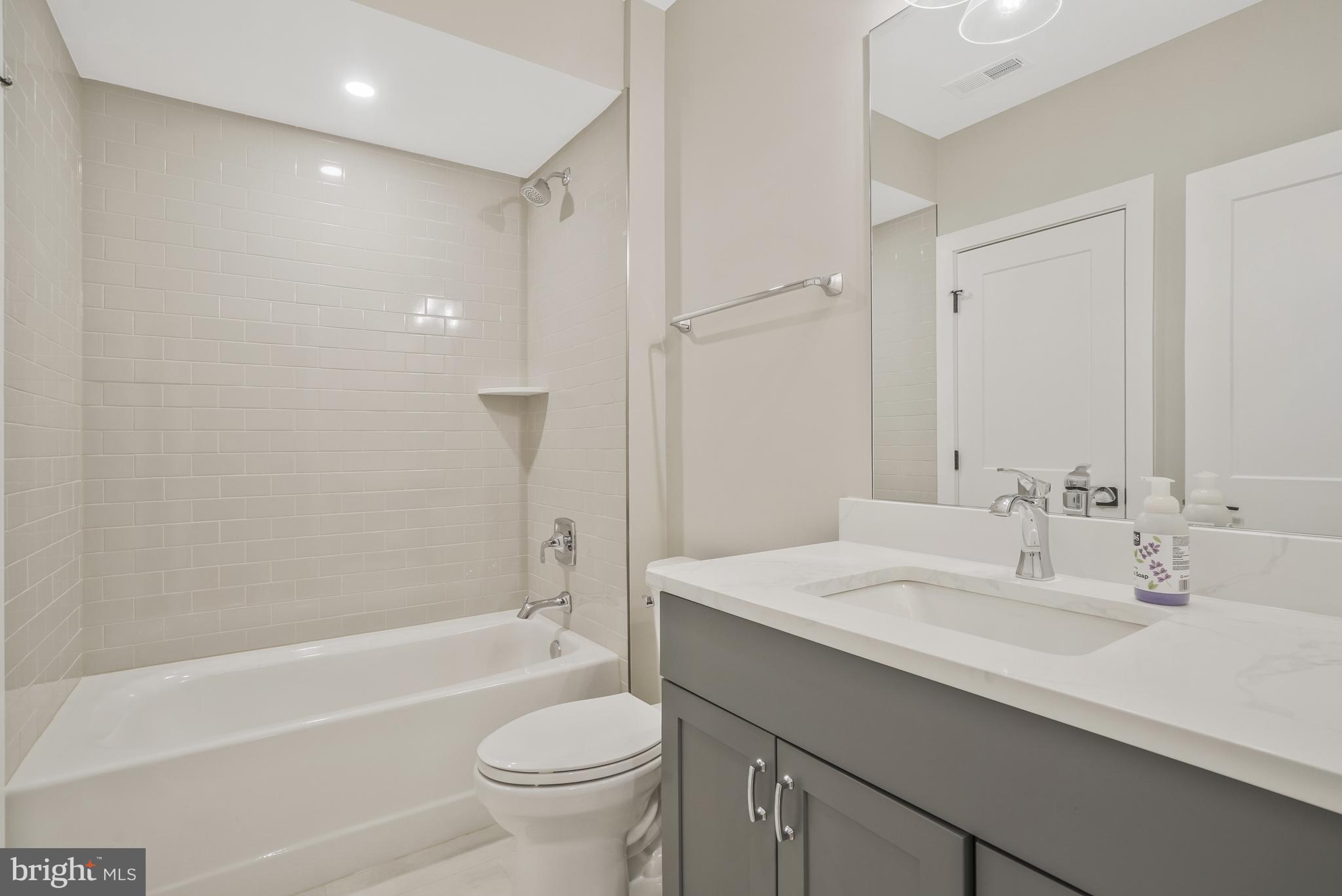 WOODLAND - Residential Lease