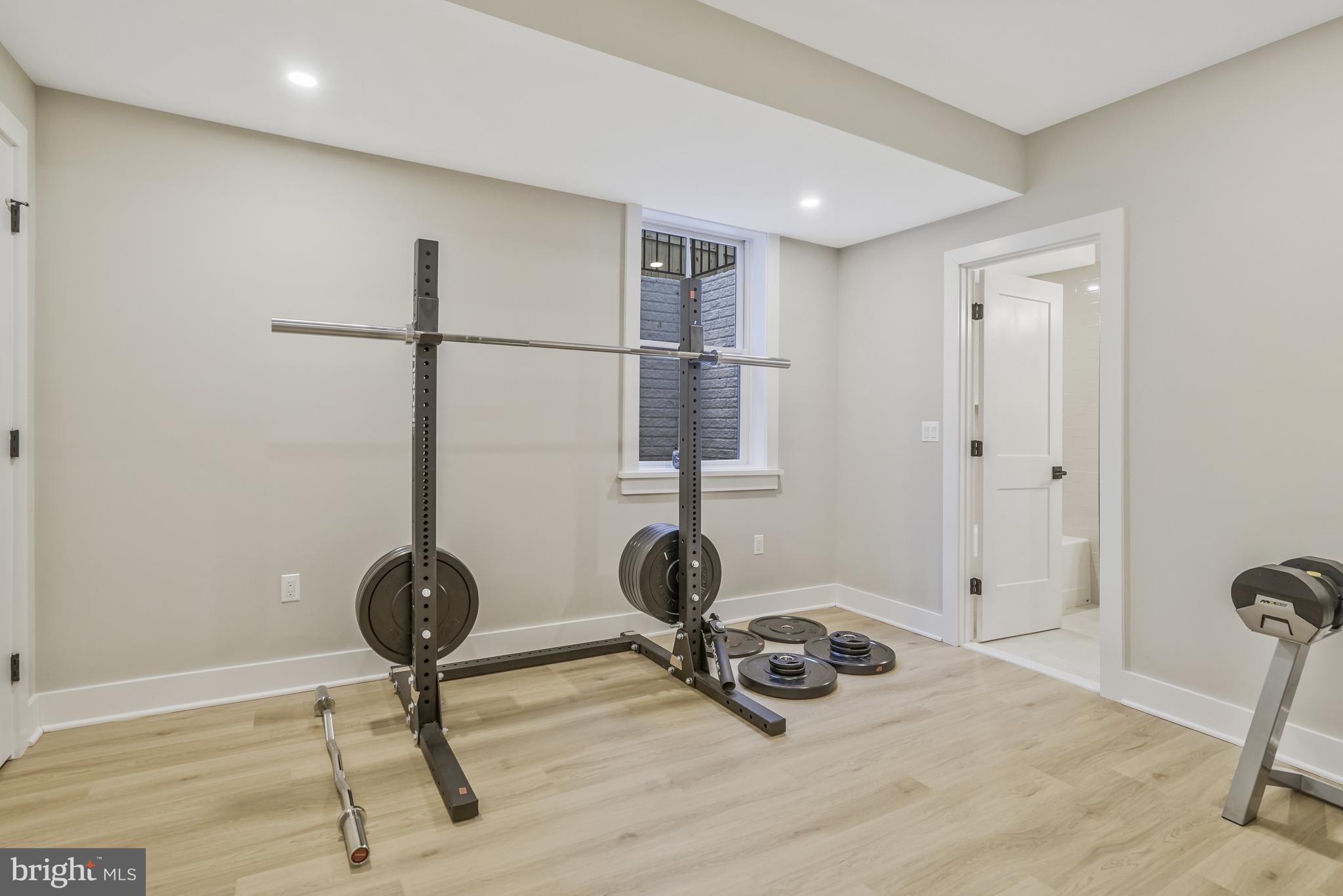 WOODLAND - Residential Lease