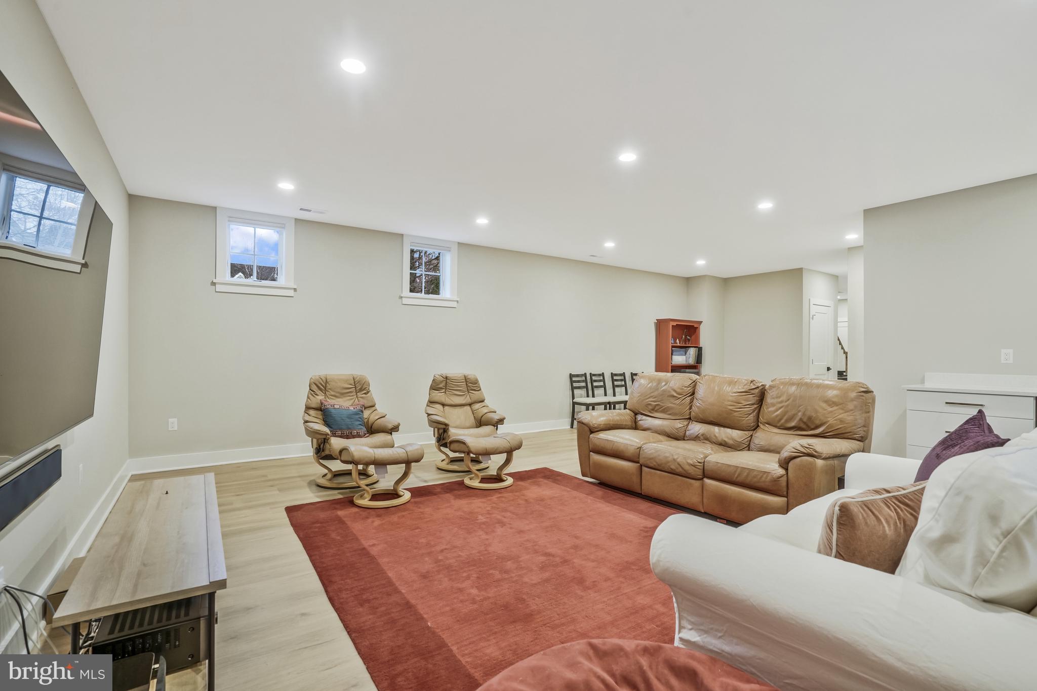 WOODLAND - Residential Lease