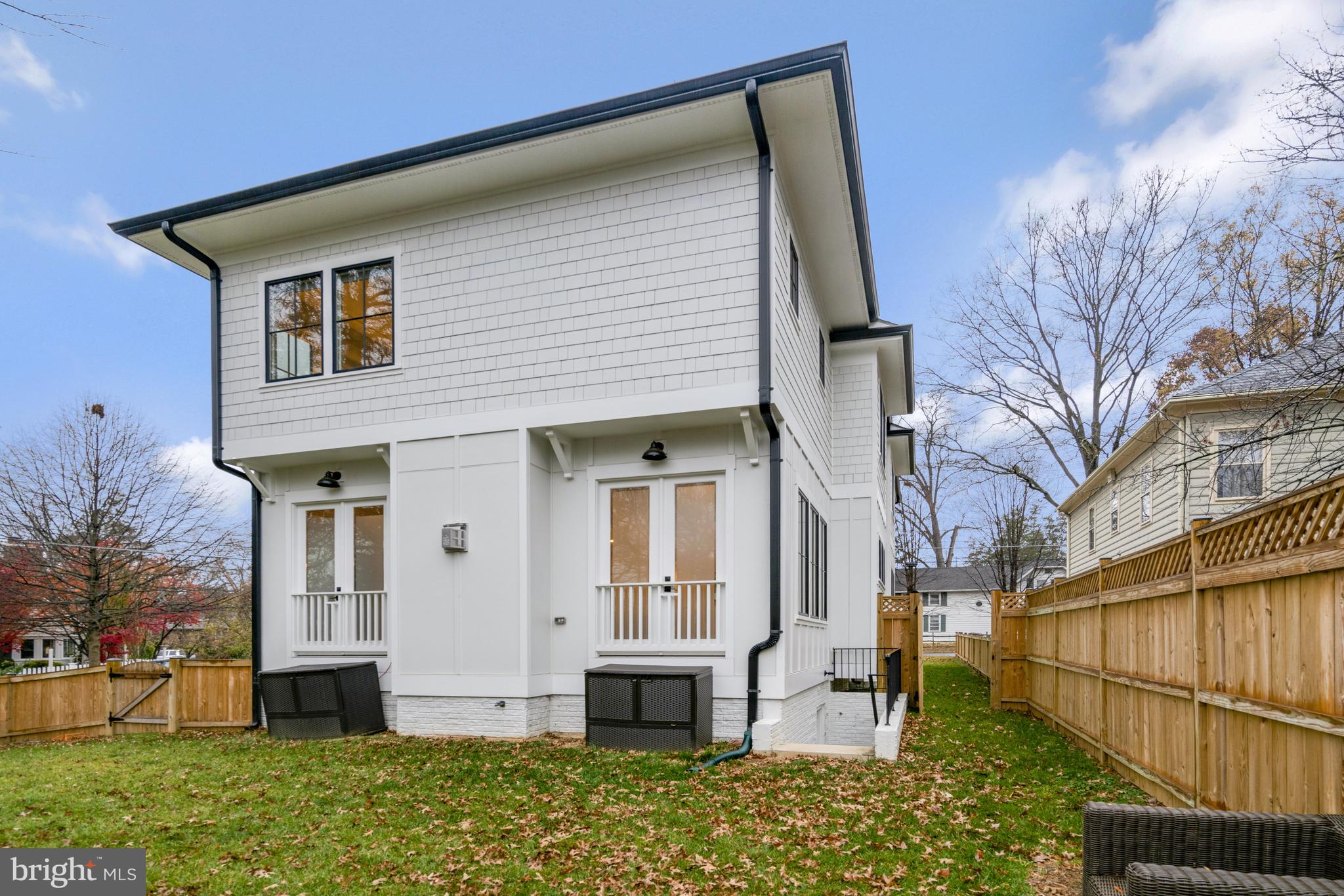 WOODLAND - Residential Lease