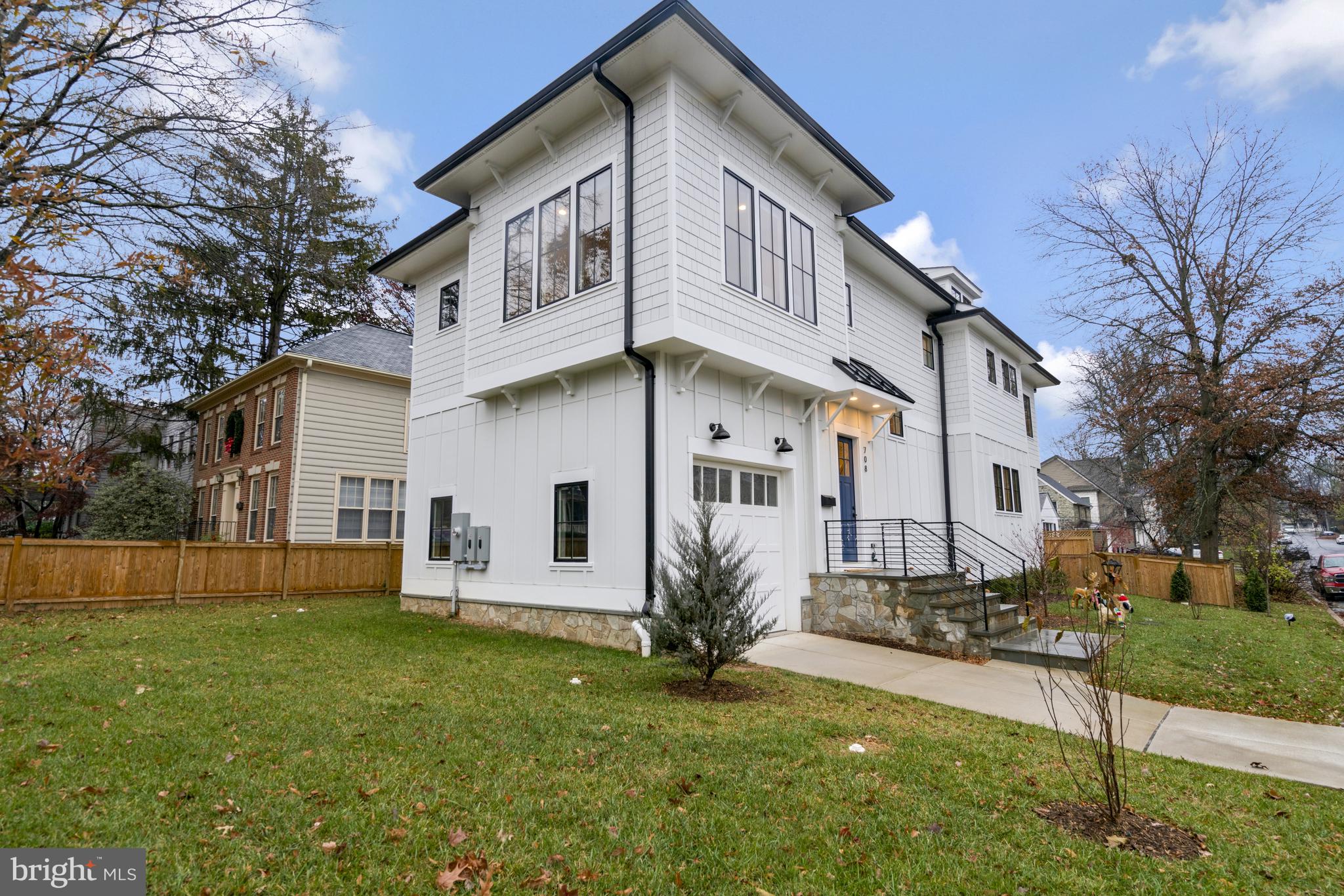 WOODLAND - Residential Lease