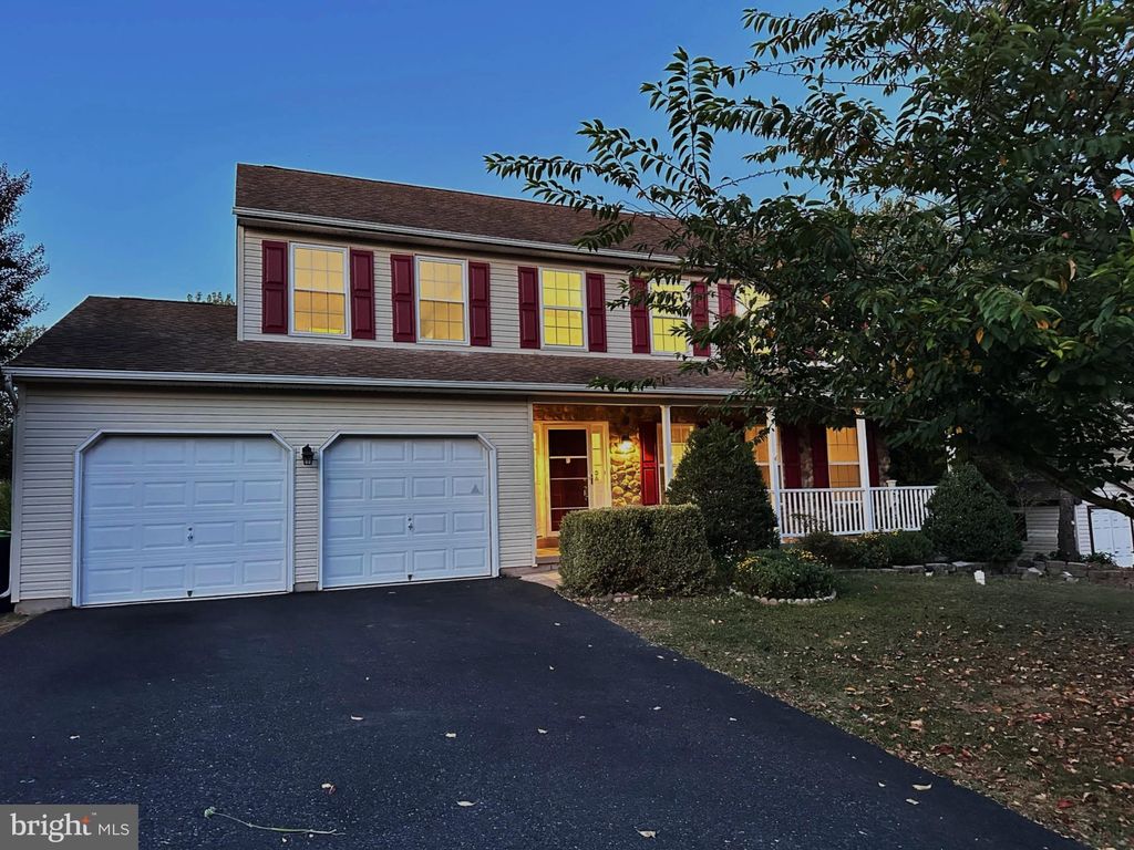 Photo of 2004 Drake Run, ROYERSFORD, PA 19468 (MLS # PAMC2153708)