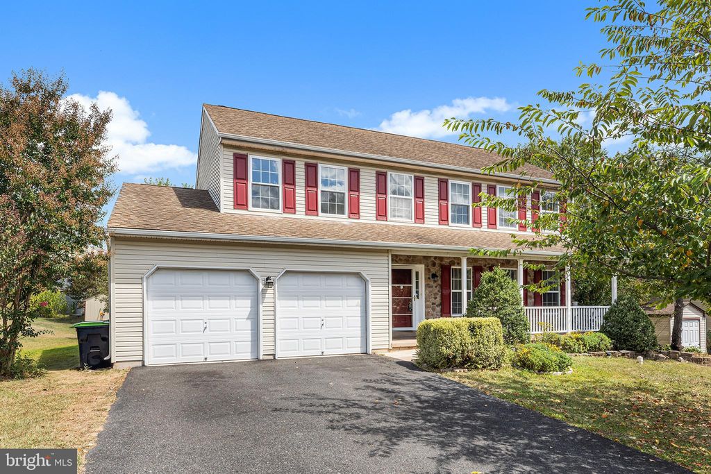 Photo of 2004 Drake Run, ROYERSFORD, PA 19468 (MLS # PAMC2153708)