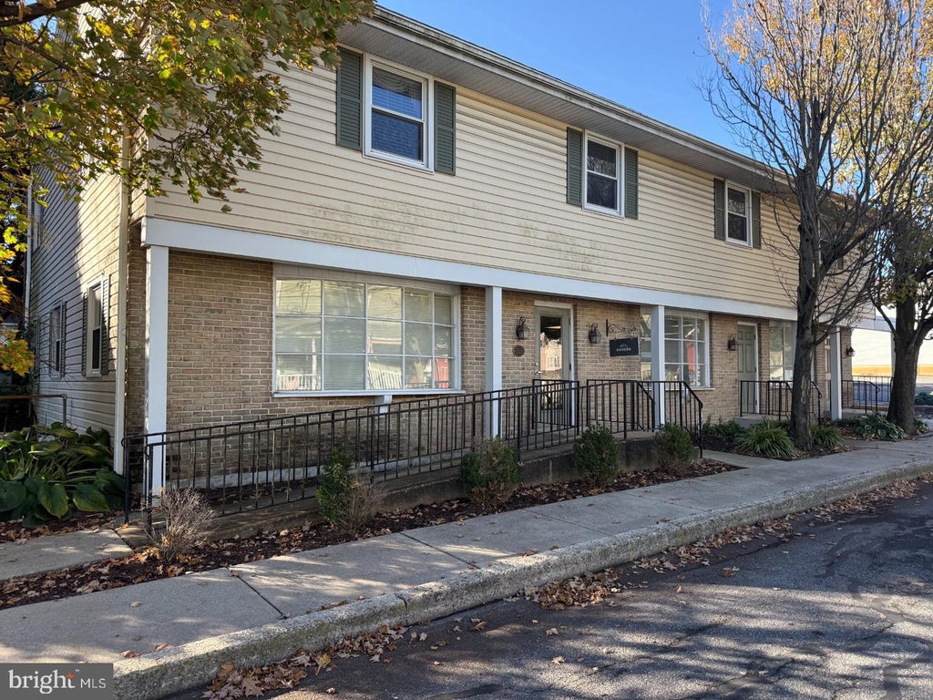 Photo of 10 Colonial Avenue, MILLERSVILLE, PA 17551 (MLS # PALA2098158)