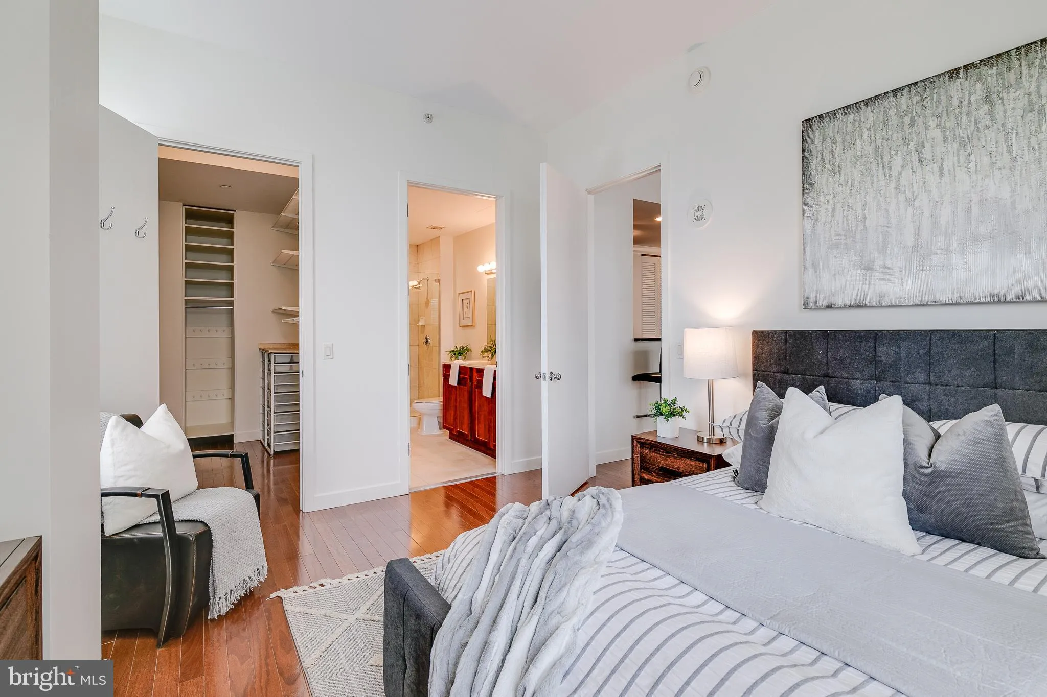 Philadelphia, Pennsylvania 19130, United States, 2 Bedrooms Bedrooms, ,2 BathroomsBathrooms,Residential,Active,91758