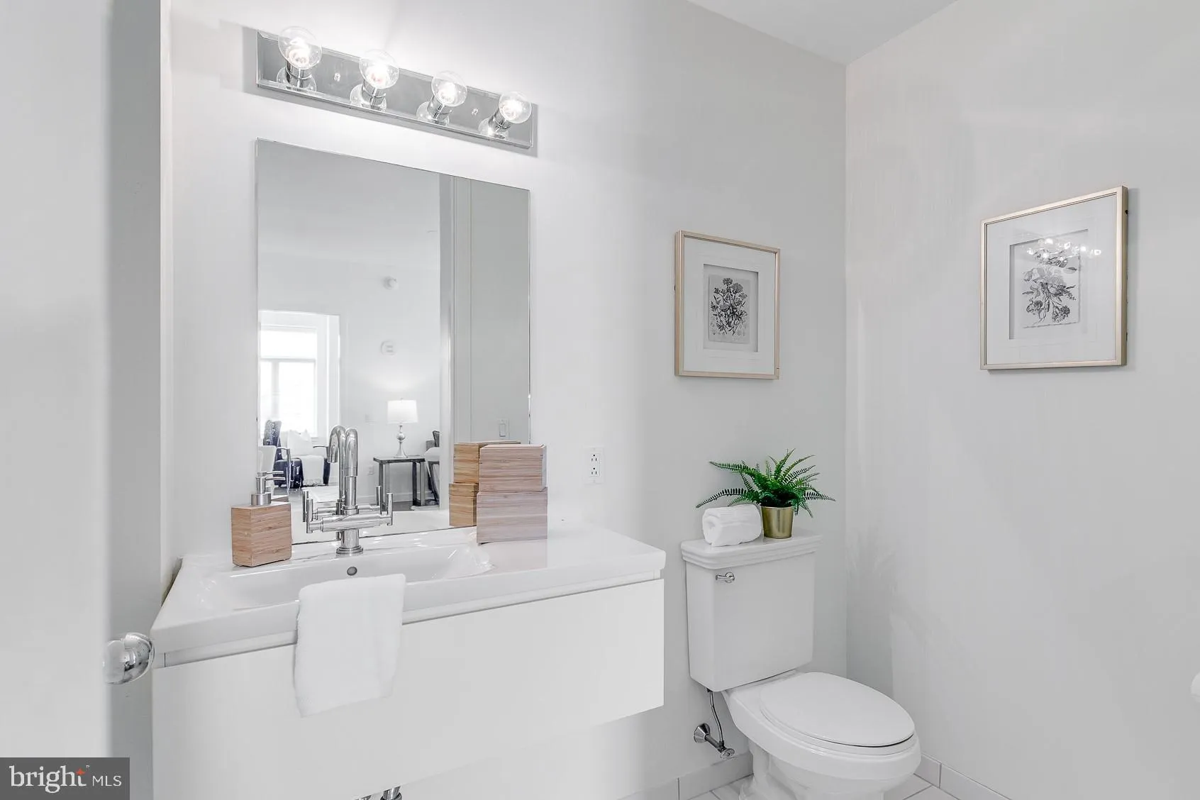 Philadelphia, Pennsylvania 19130, United States, 2 Bedrooms Bedrooms, ,2 BathroomsBathrooms,Residential,Active,91758