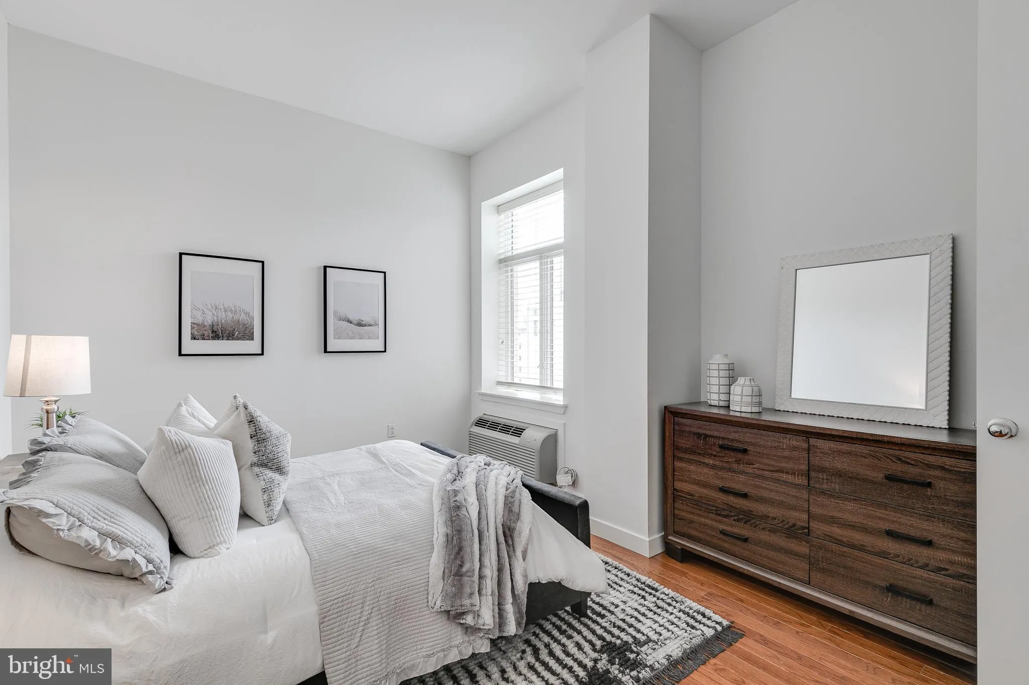 Philadelphia, Pennsylvania 19130, United States, 2 Bedrooms Bedrooms, ,2 BathroomsBathrooms,Residential,Active,91758