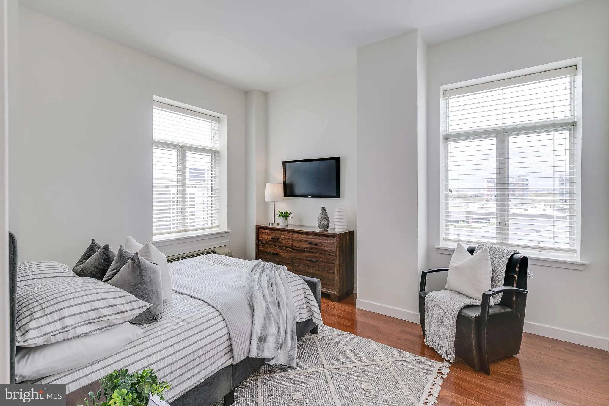 Philadelphia, Pennsylvania 19130, United States, 2 Bedrooms Bedrooms, ,2 BathroomsBathrooms,Residential,Active,91758