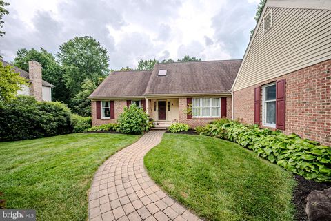 Photo of 4 Running Brook Lane, NEWARK, DE 19711 (MLS # DENC2086024)