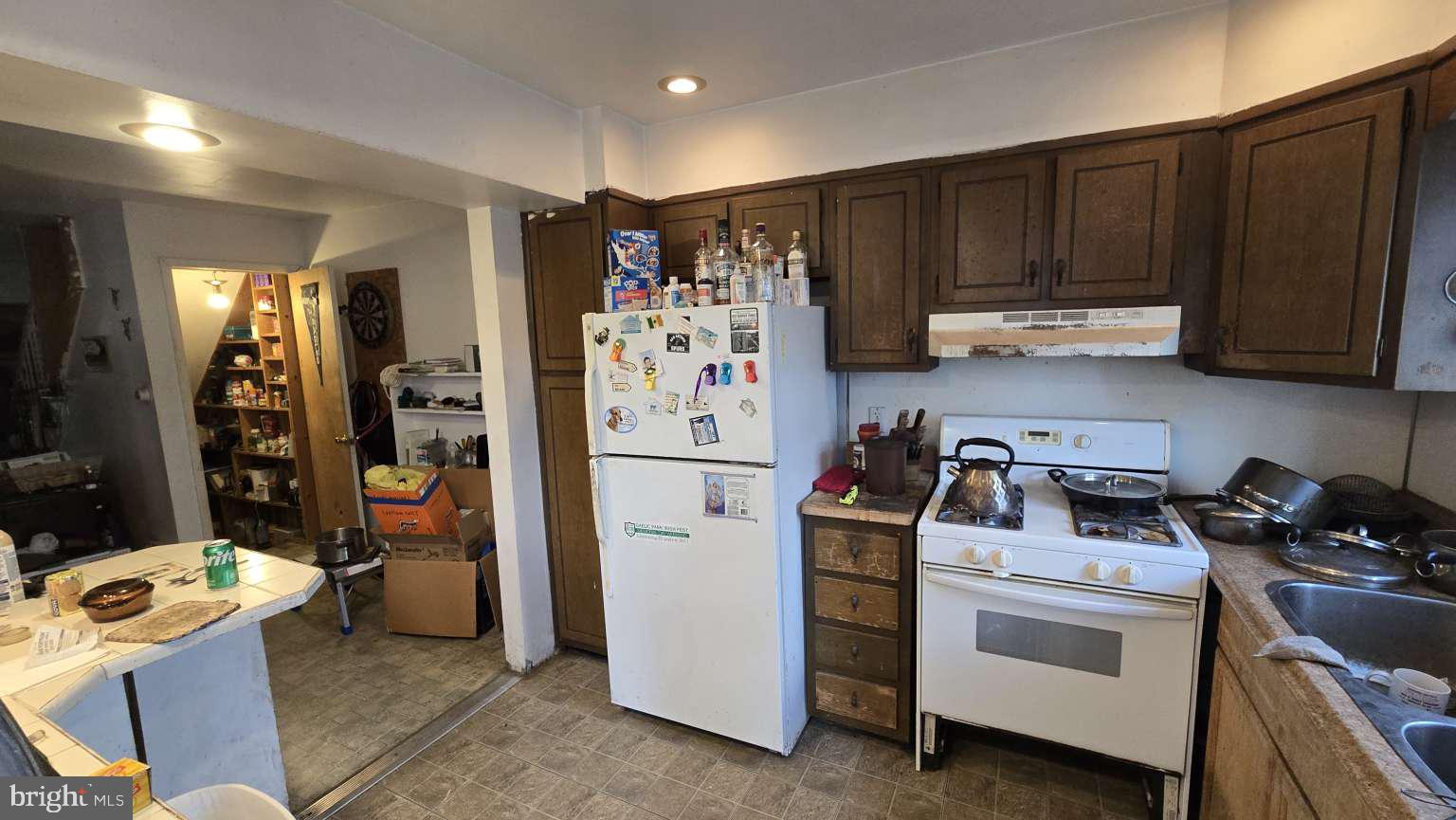 7216 CLINTON ROAD