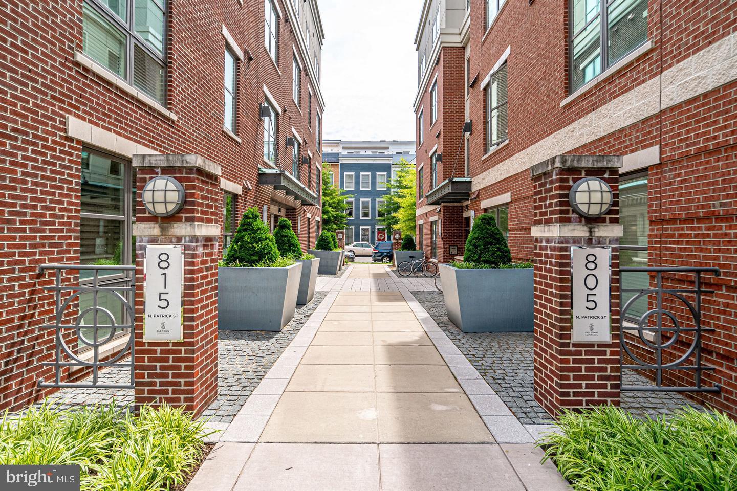 OLD TOWN COMMONS - Residential