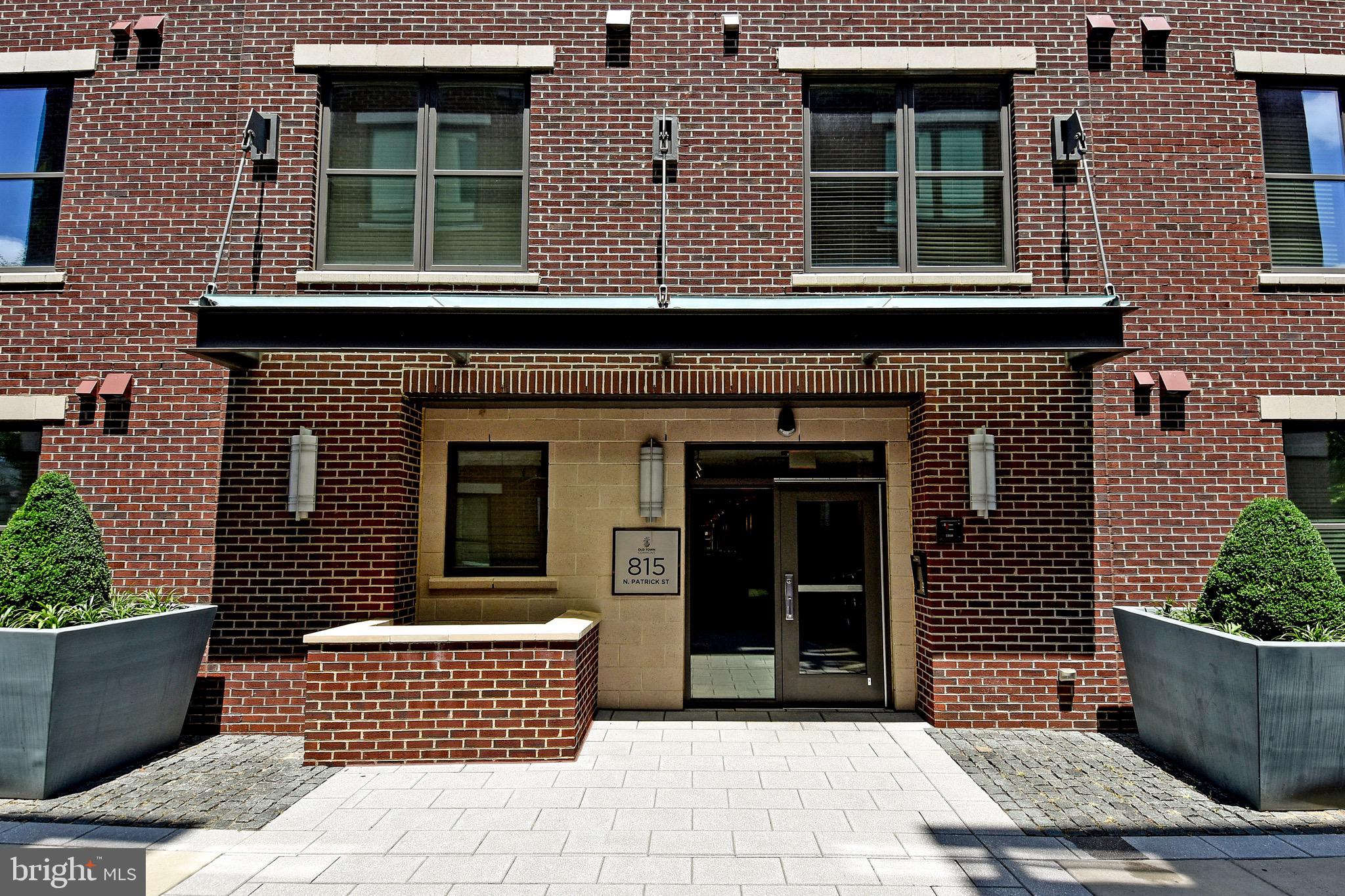 OLD TOWN COMMONS - Residential