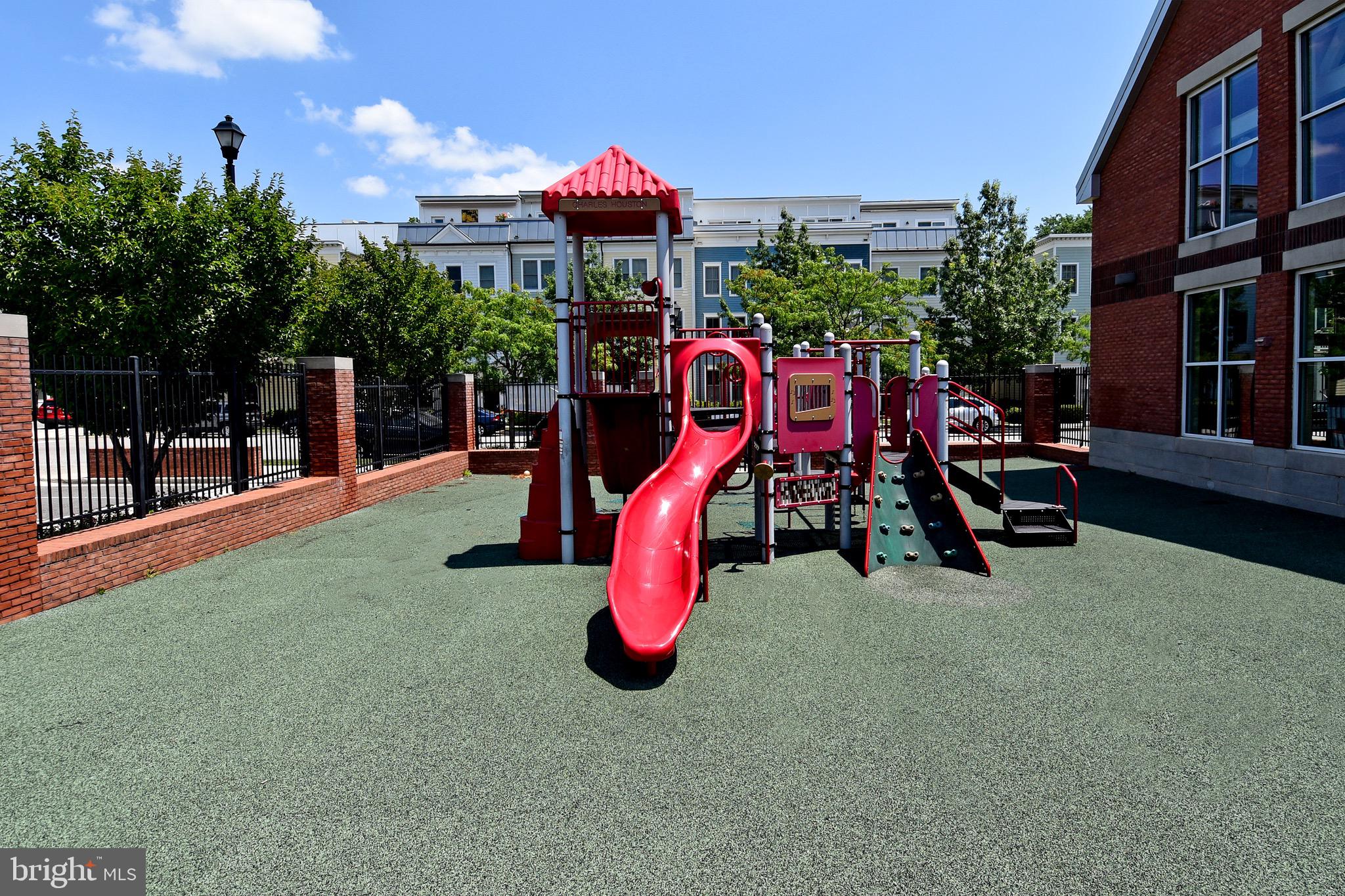 OLD TOWN COMMONS - Residential