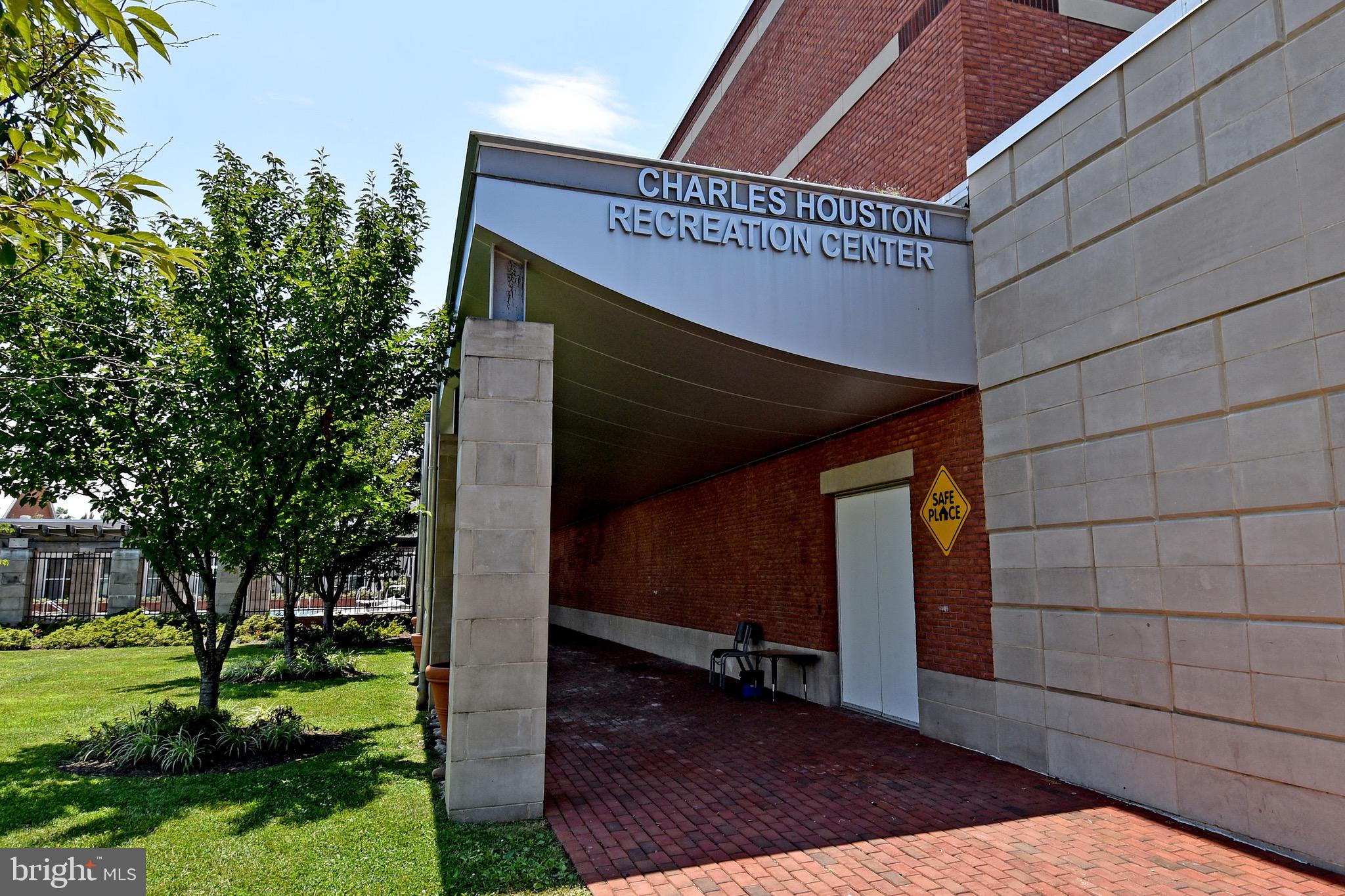 OLD TOWN COMMONS - Residential