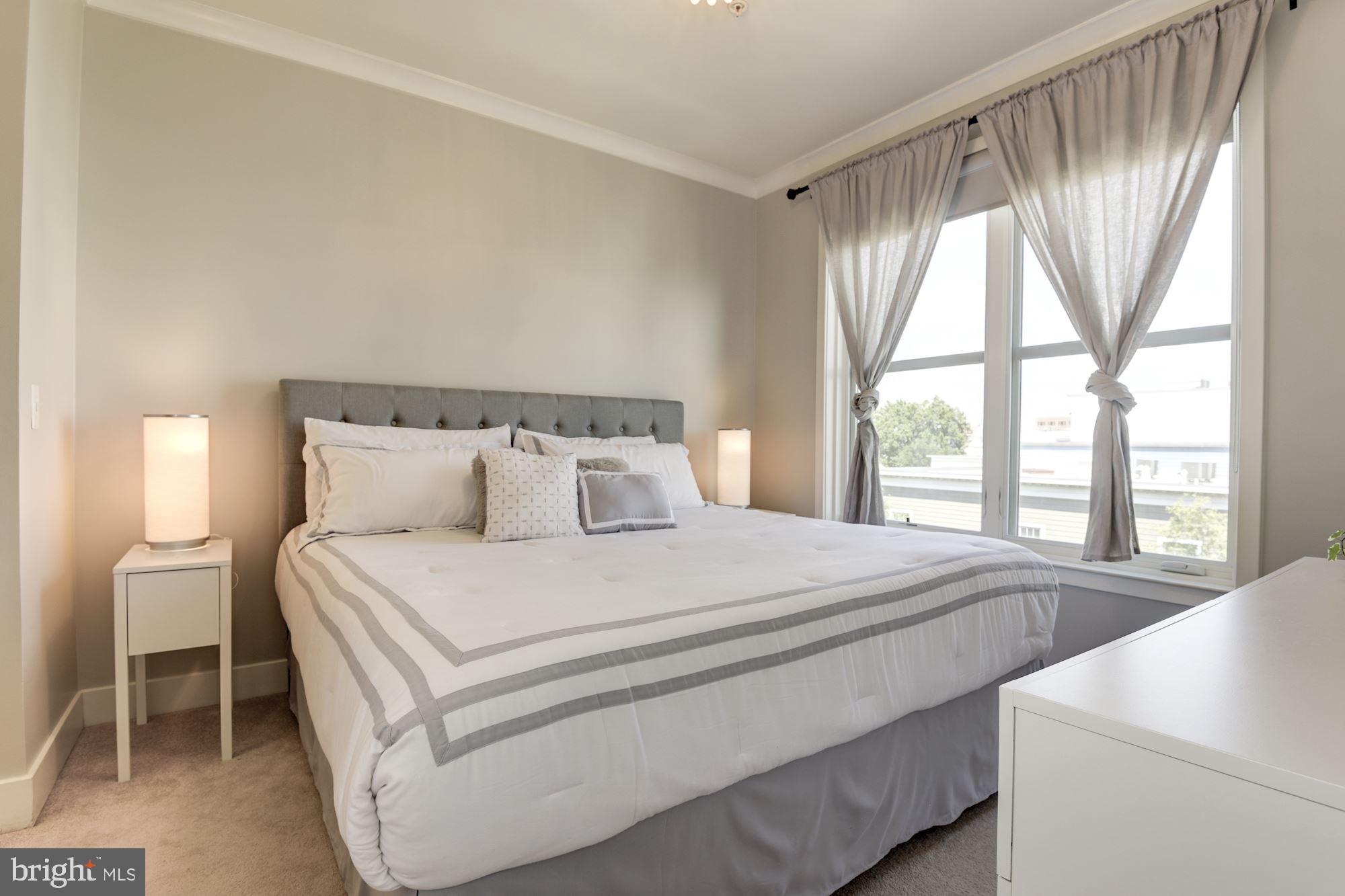 OLD TOWN COMMONS - Residential